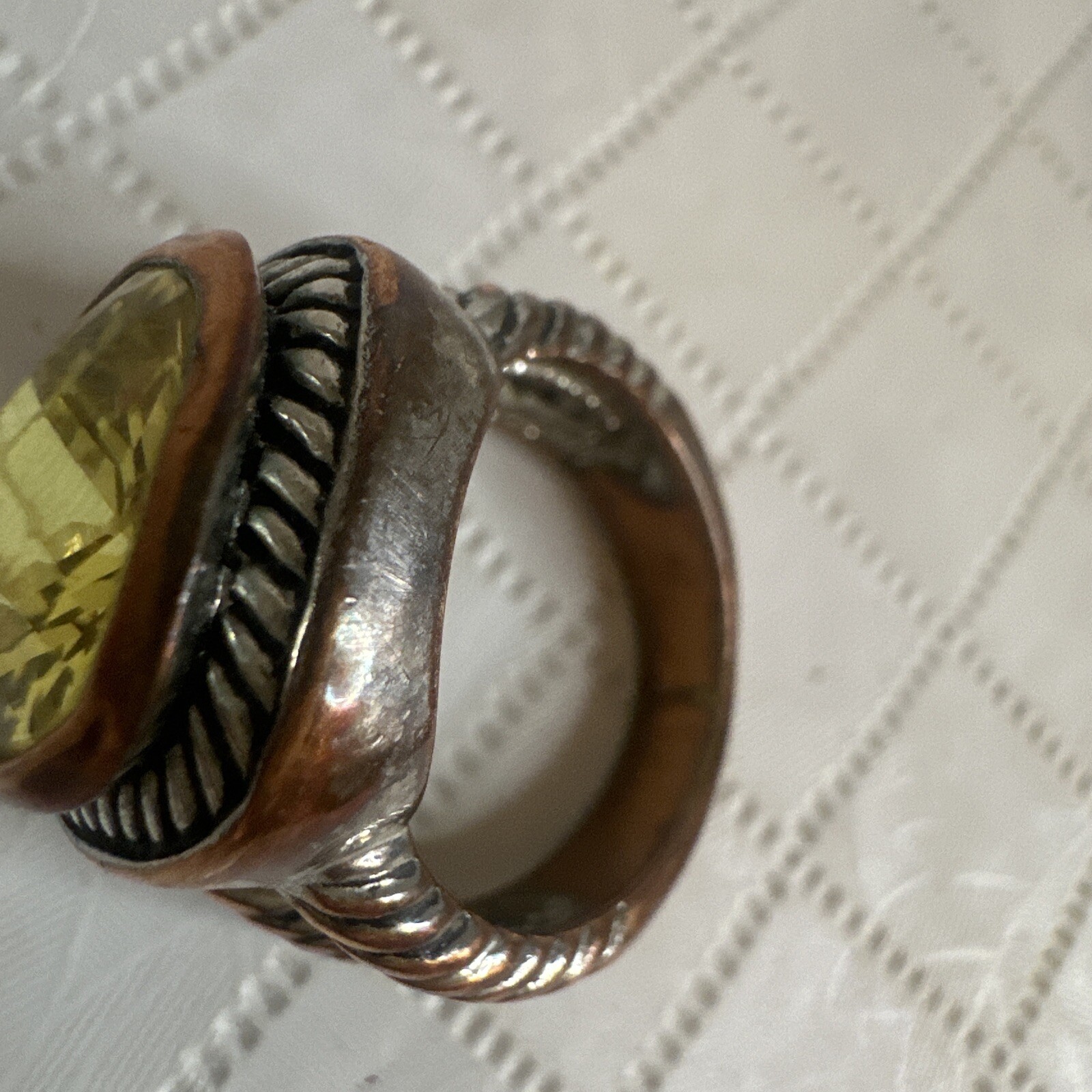 Vtg Chartreuse Fauceted Faux Citrine Rounded SQUARE Ring Sz 7.5” Brass Tone Read