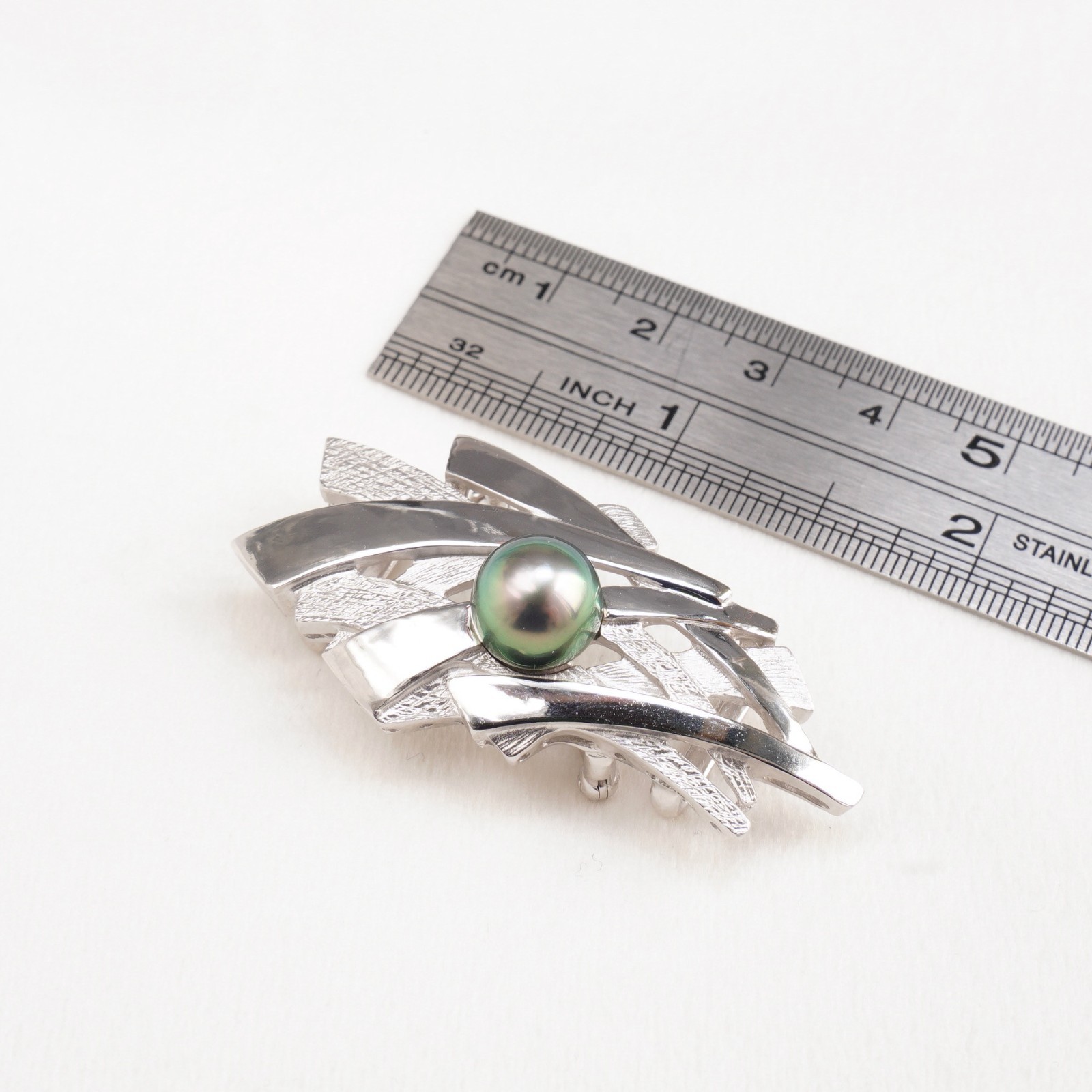 High Luster 9.4mm Oval Peacock Tahitian Pearl Brooch Sterling Silver , 1×2″