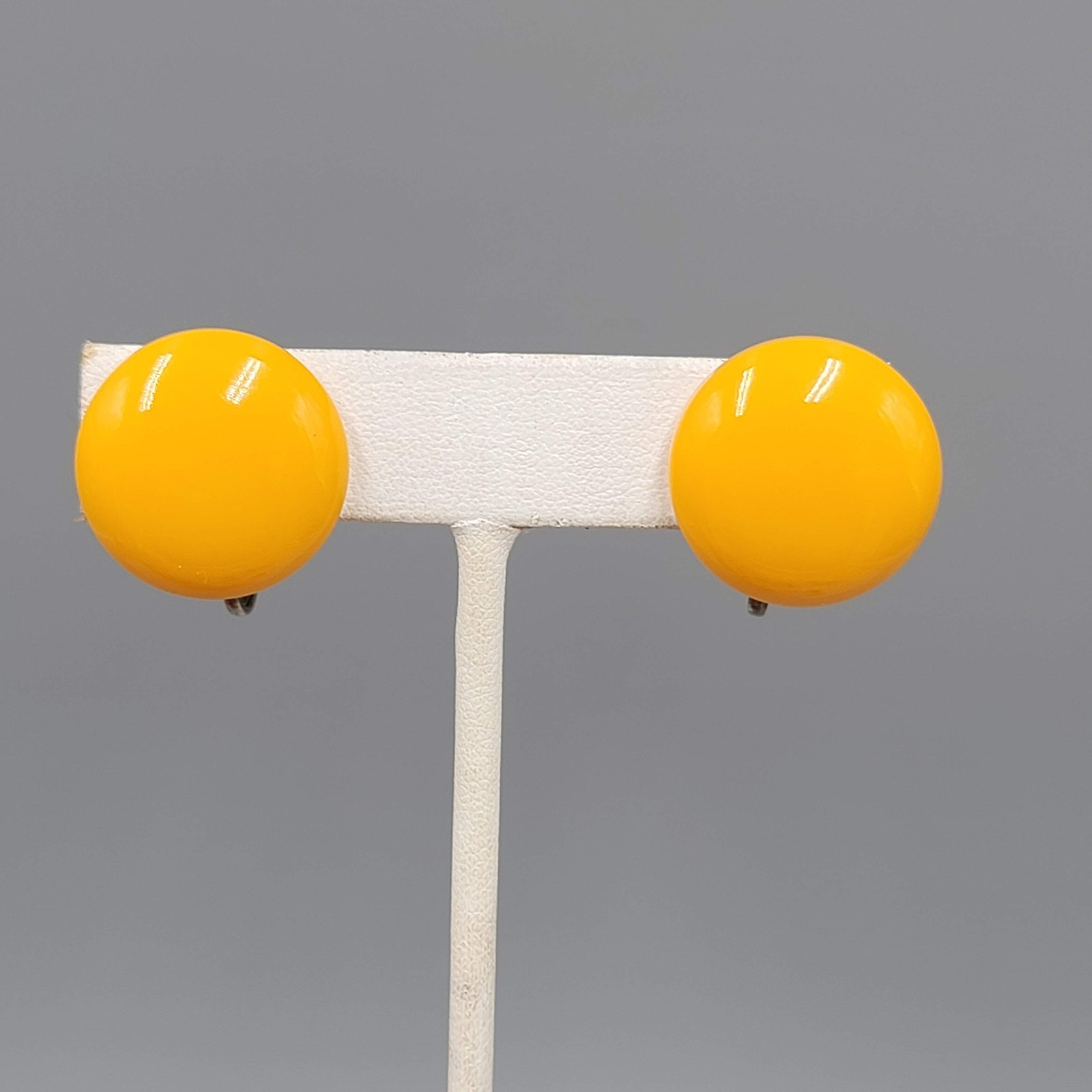 Vintage Mustard Yellow Clip on Earrings Flat Round Drop 3/4″