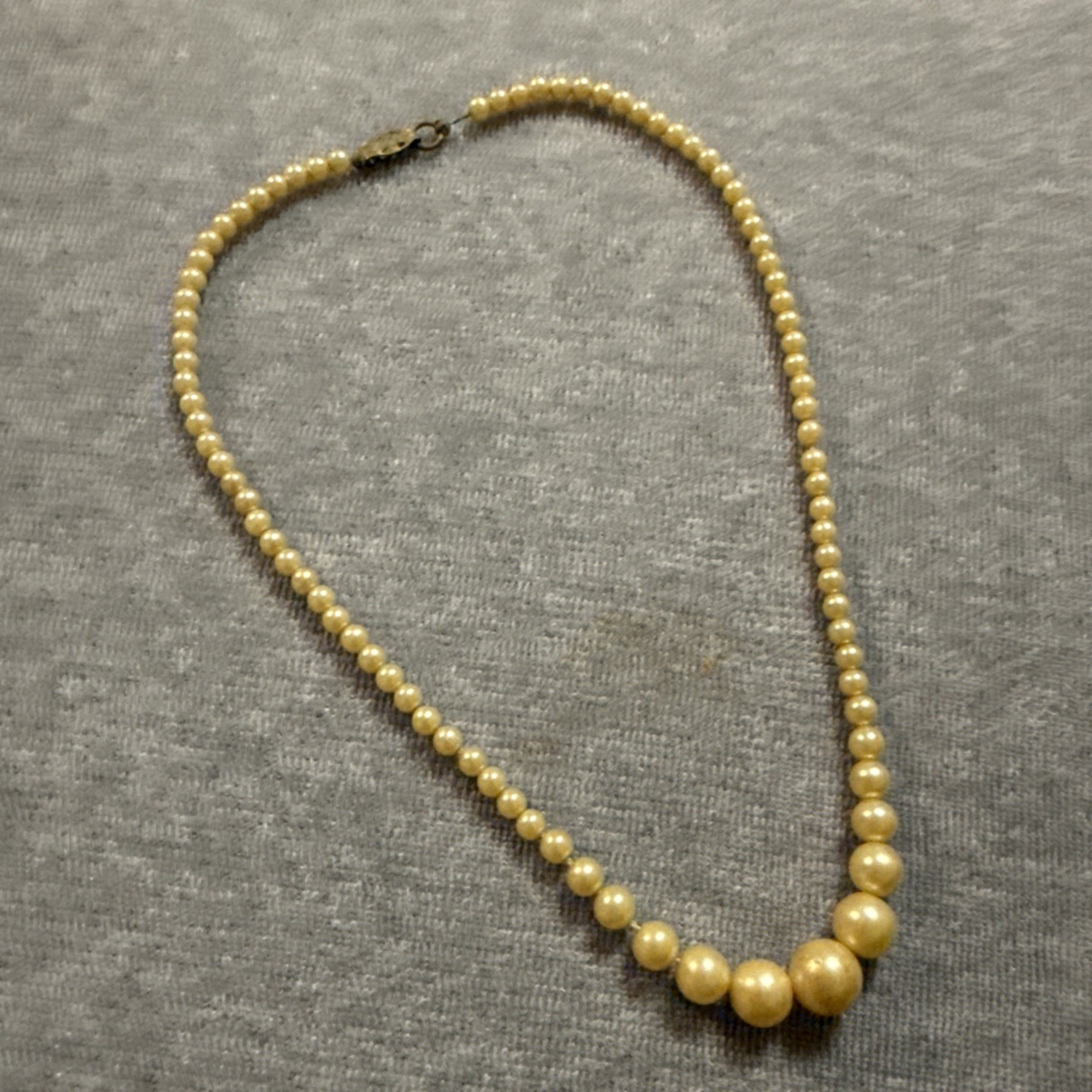 VTG Antique Graduated Lucite Faux Pearl Necklace Cream Champagne Classic