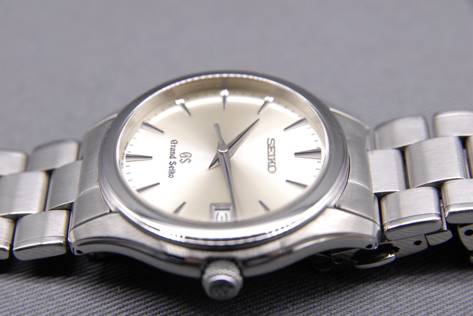 1999 [Near MINT] GRAND SEIKO 9F62-0A10 GS 35mm Silver Dial Date QZ Men’s Watch