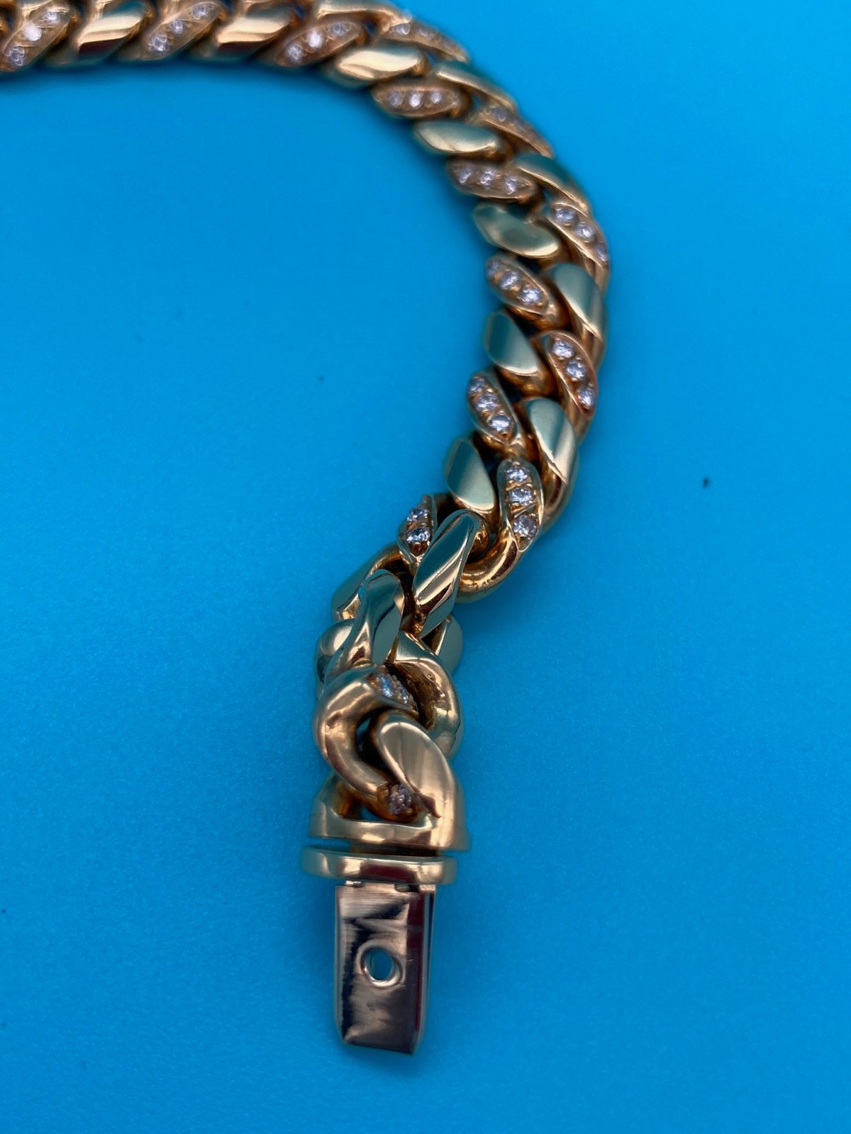 Vintage 18-Karat Yellow Gold and 120 Brilliant-Cut Diamond Bracelet