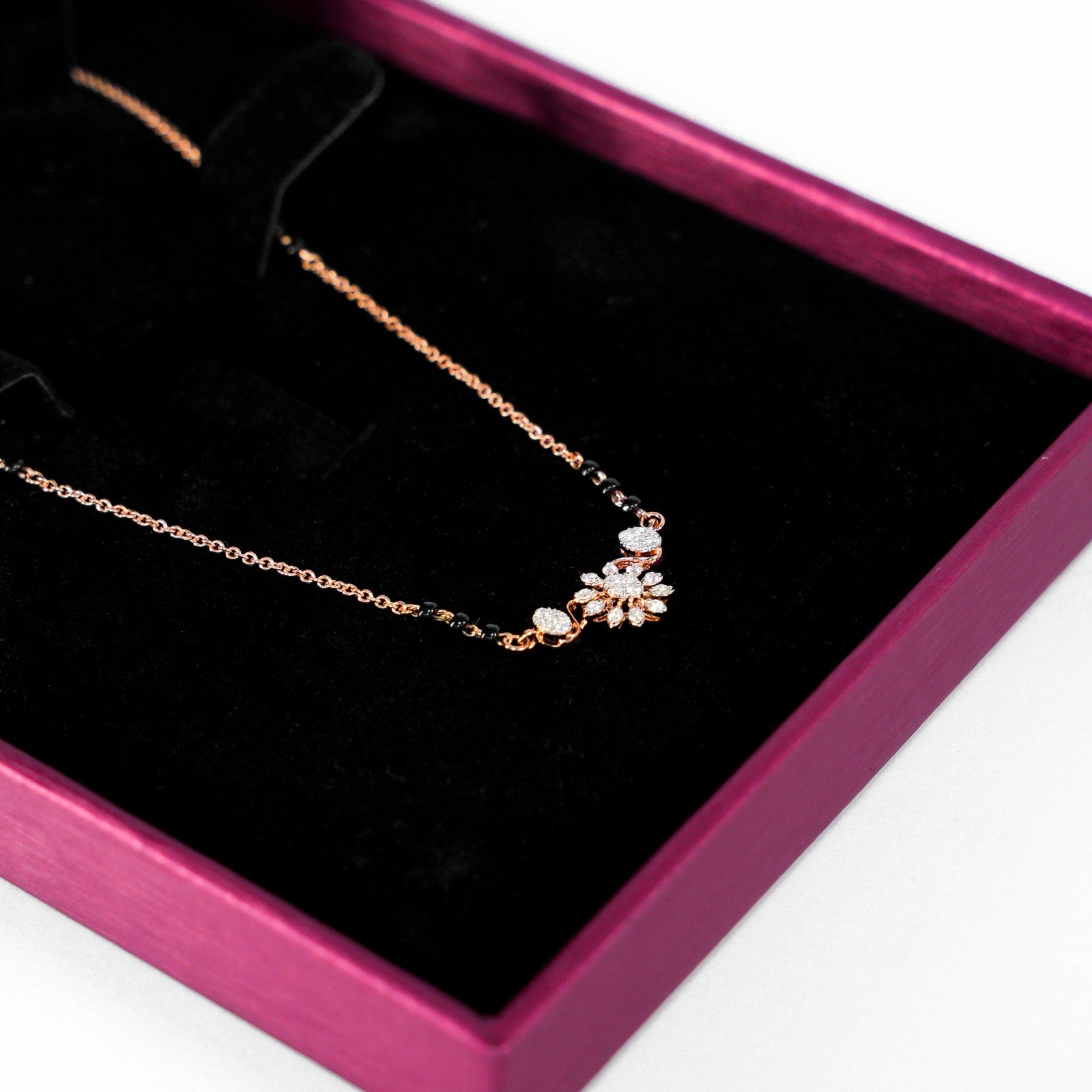 18 KARAT MANGALSUTRA NECKLACE | NATURAL DIAMOND IGI CERTIFIED | WOMAN