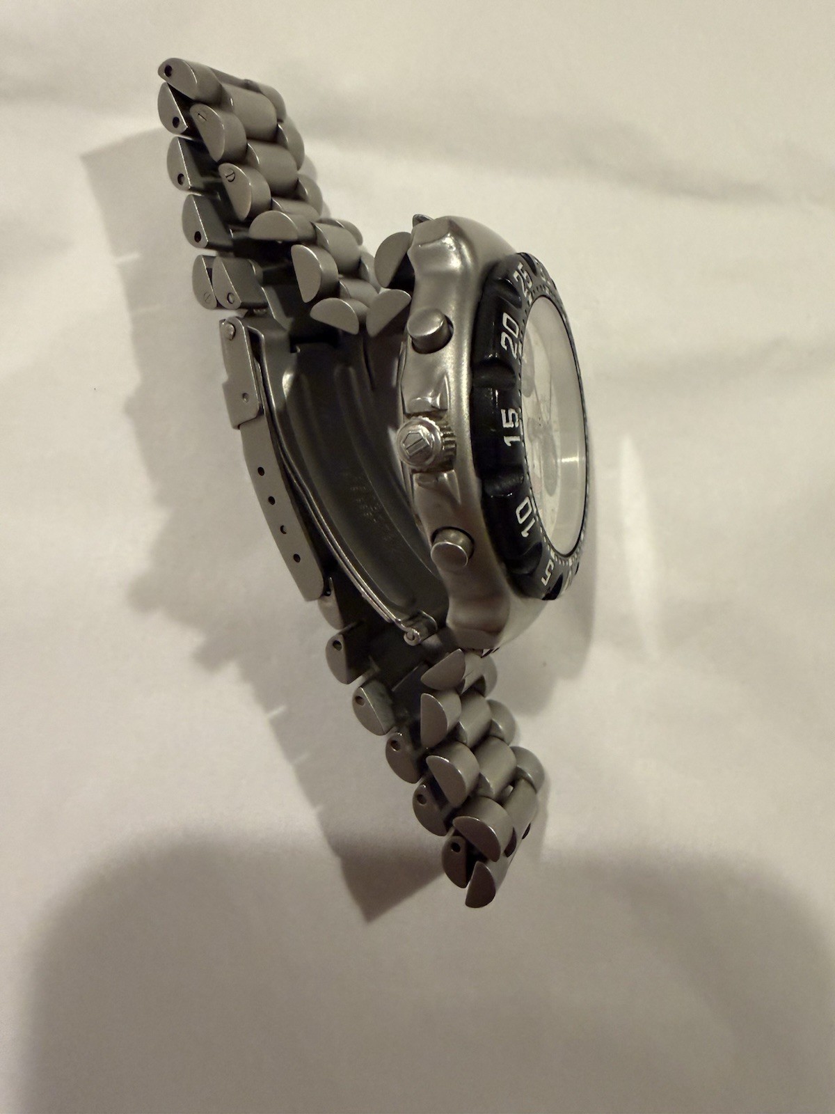 TAG Heuer 2000 Men’s Quartz Chronograph Date 200m White Dial Steel Bracelet