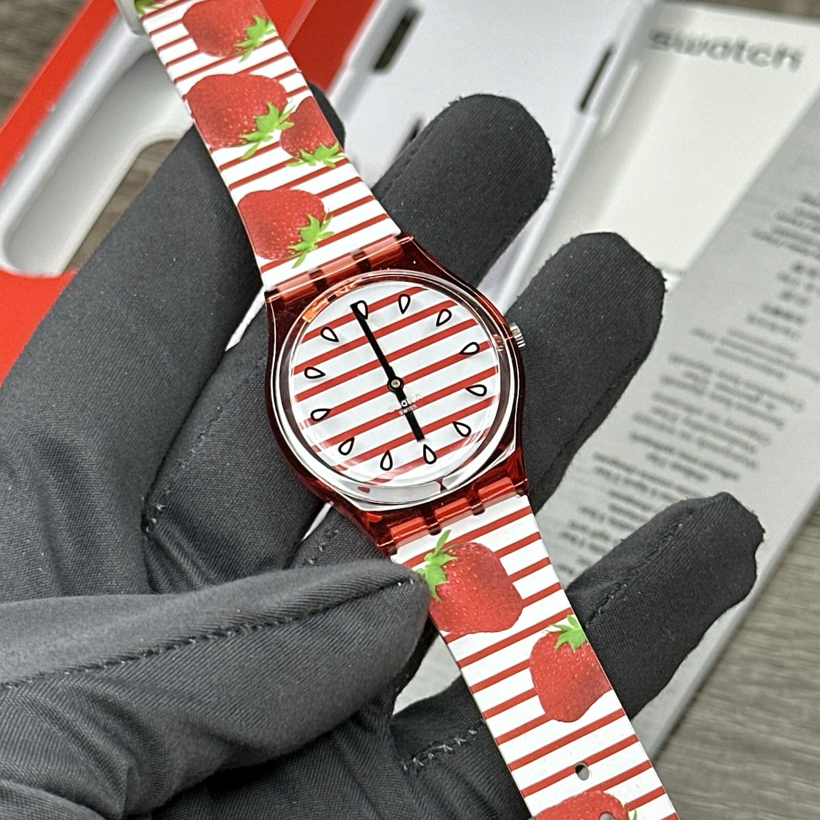 NEW✅ Swatch Originals TOILE FRAISEE Strawberry Red White Women’s Watch GR177