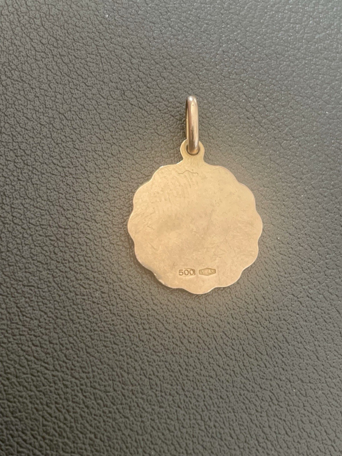 UnoAErre 12KT Gold Religious Mother And Child Italian Pendant (H95)