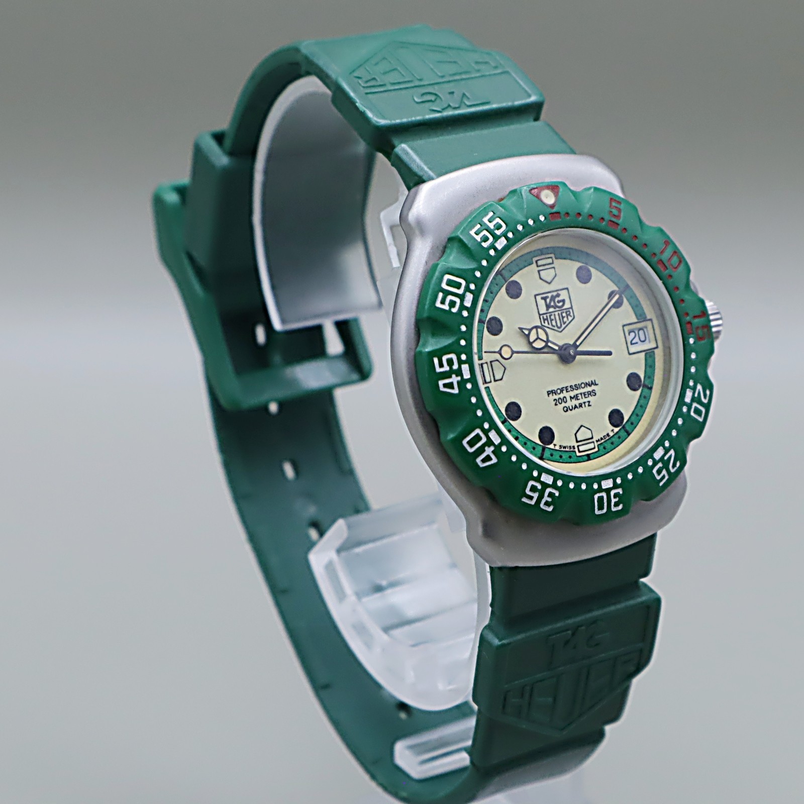 *MINT* TAG Heuer Formula 1 Professional 372.513 Green 35mm Mens Quartz Watch