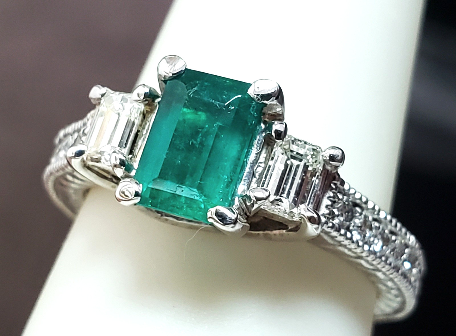 Classy 0.77CT Emerald & 0.47CT Diamond Filigree Ring 18K gold s-6.5