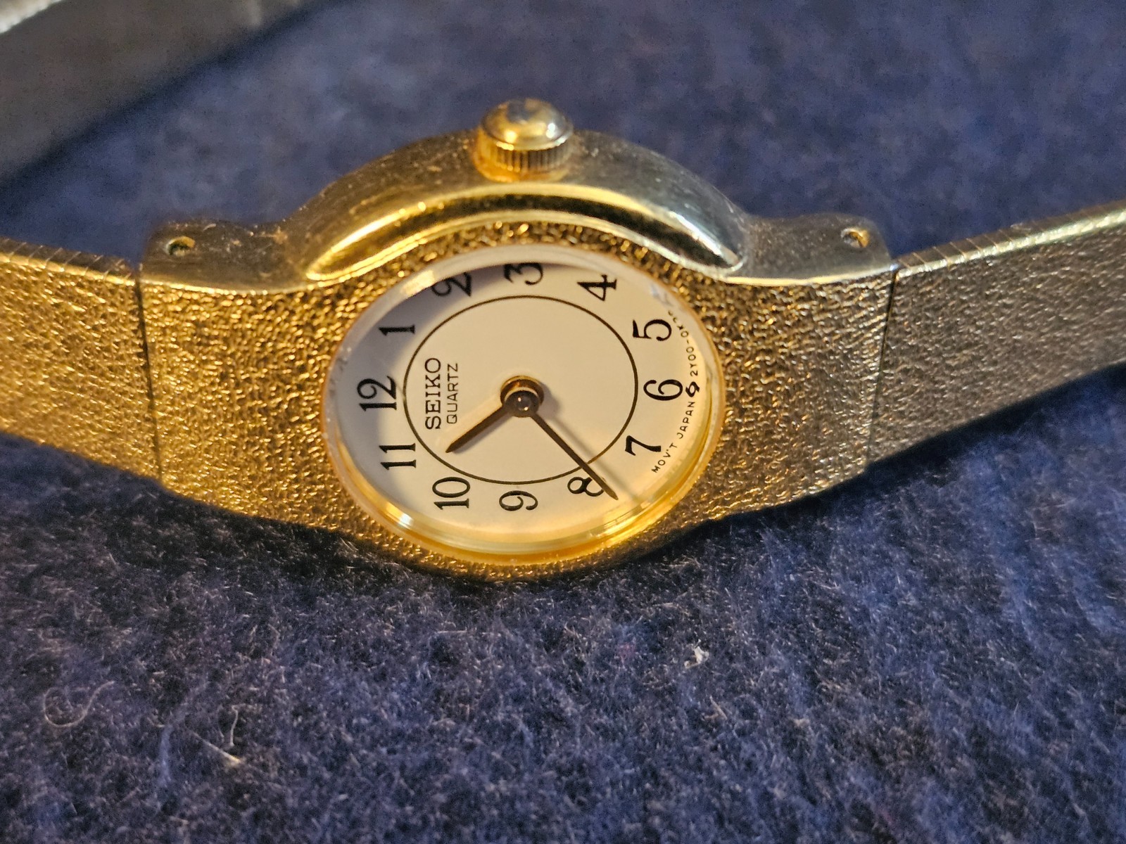 Ladies Seiko Watch 6.5″ Gold with Safety Chain