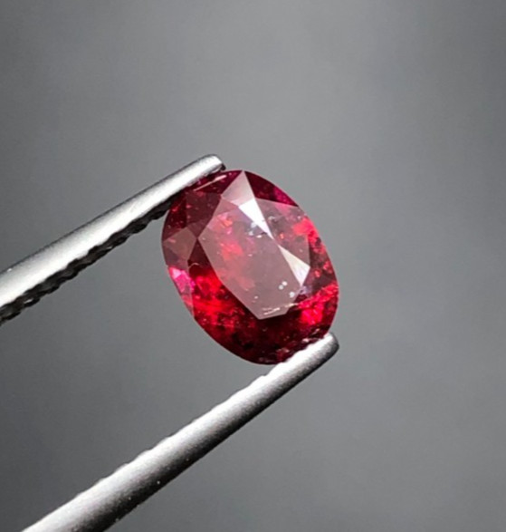 0.91ct Natural Red Pigeon Blood Unheated Loose Ruby Gemstone For Jewelers.