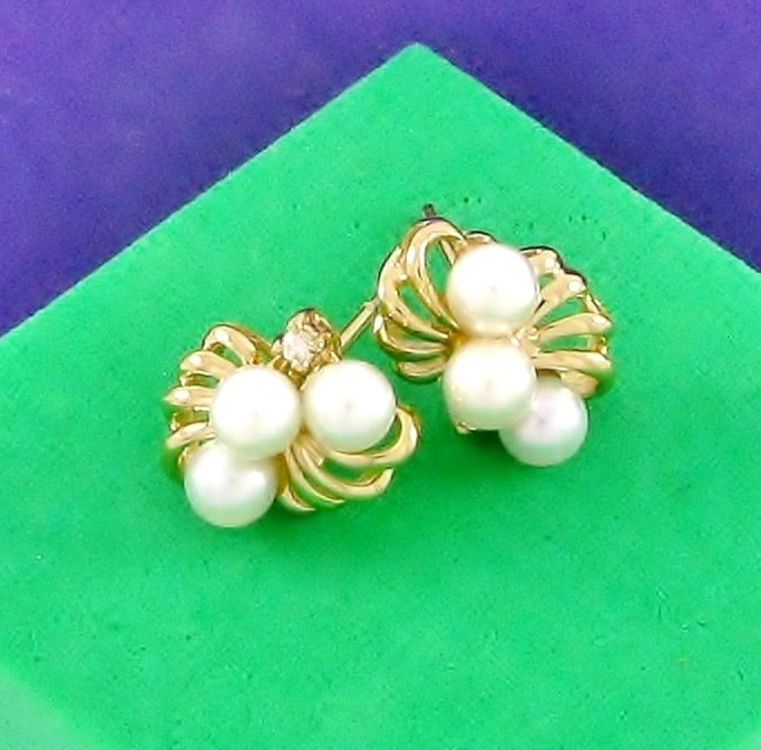 Town & Country Solid 14K Gold Pearl Cluster Diamond Accent Post Earrings 1.98G
