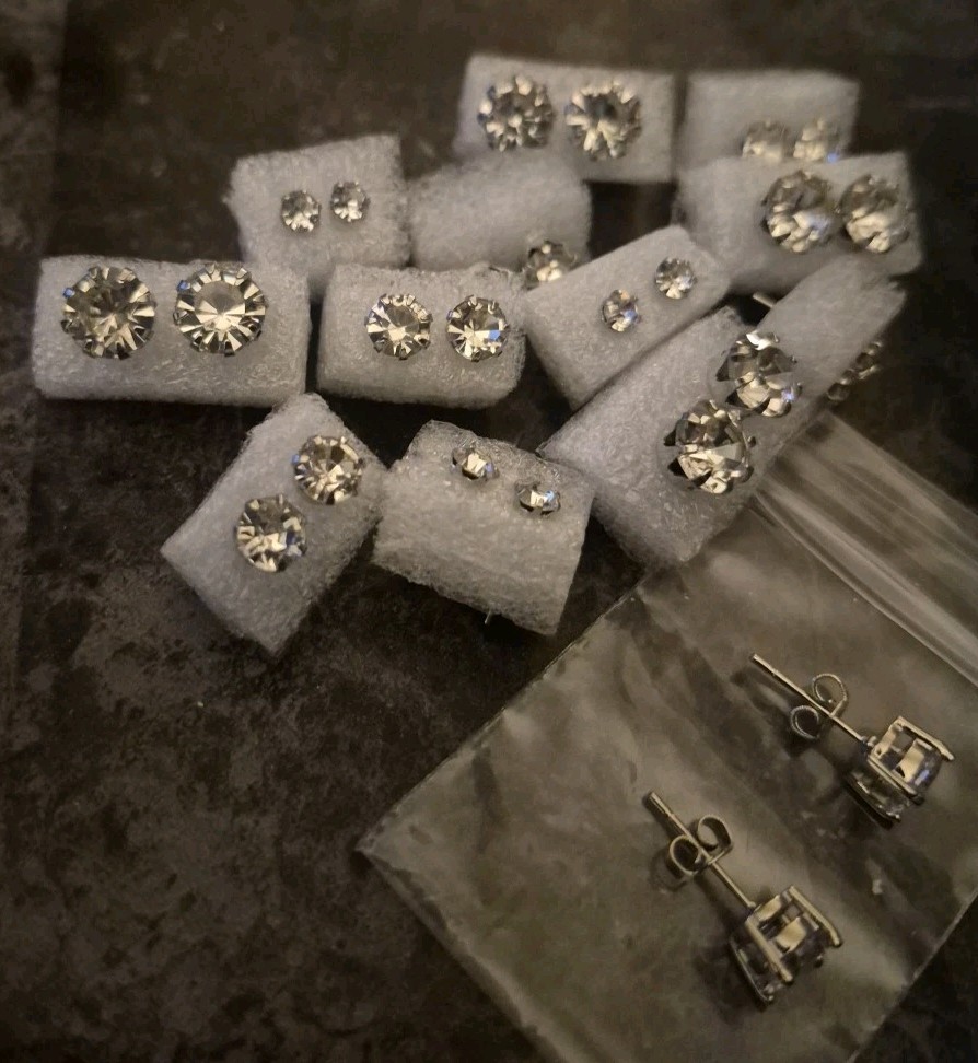 14 Pairs Of Hypoallergenic CZ Studs Multiple Different Carats
