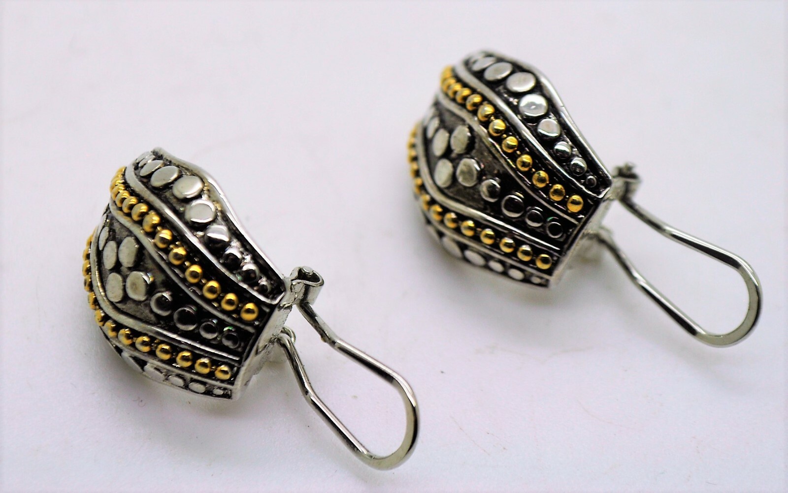 E34 Unique Classic Design style Two tone hoop omega latch Fashion stud Earrings