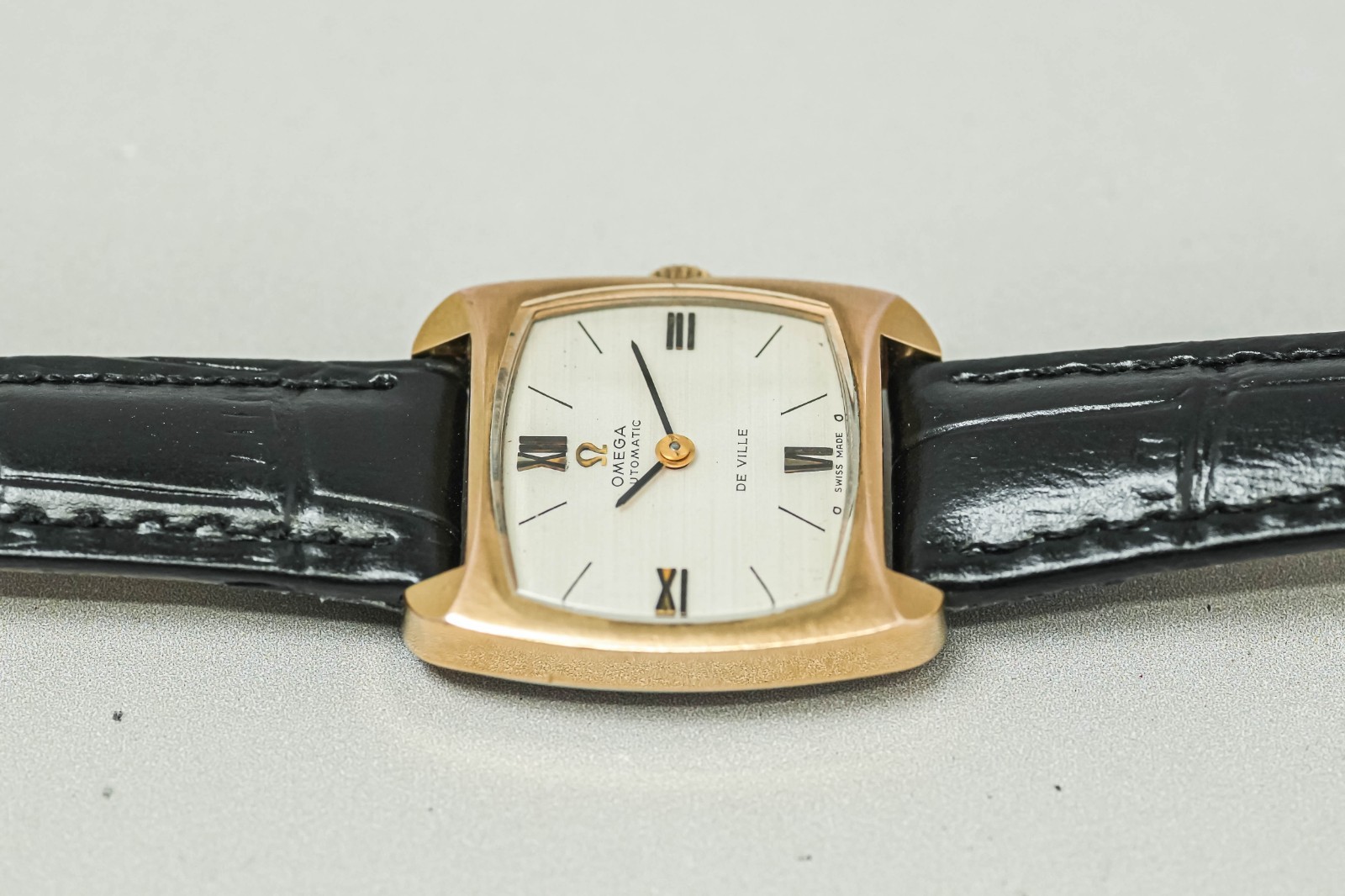 Vintage 1969 *NEAR MINT* OMEGA De Ville Cal.671 Automatic Gold Roman 25mm Ladies