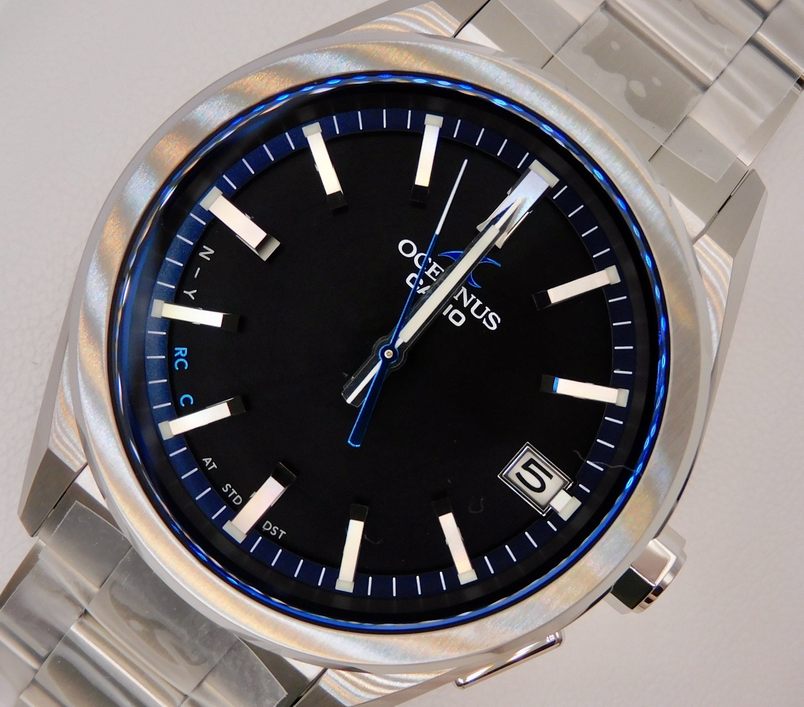NEW CASIO OCEANUS OCW-T200S-1AJF Bluetooth Solar Radio Watch New in Box