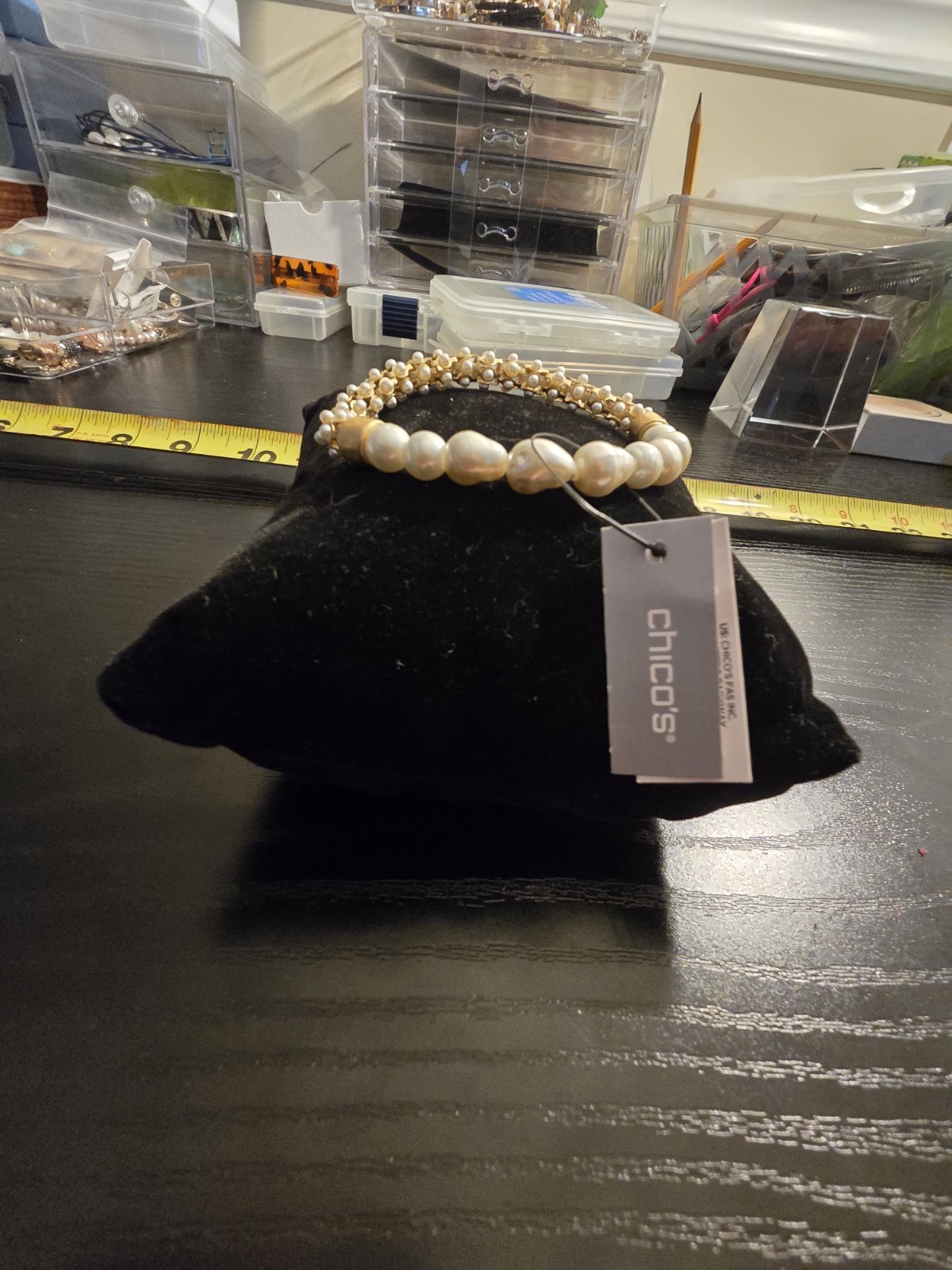 Chico’s Gold Tone Link Chain Baroque Imitation Pearl Stretch Bracelet