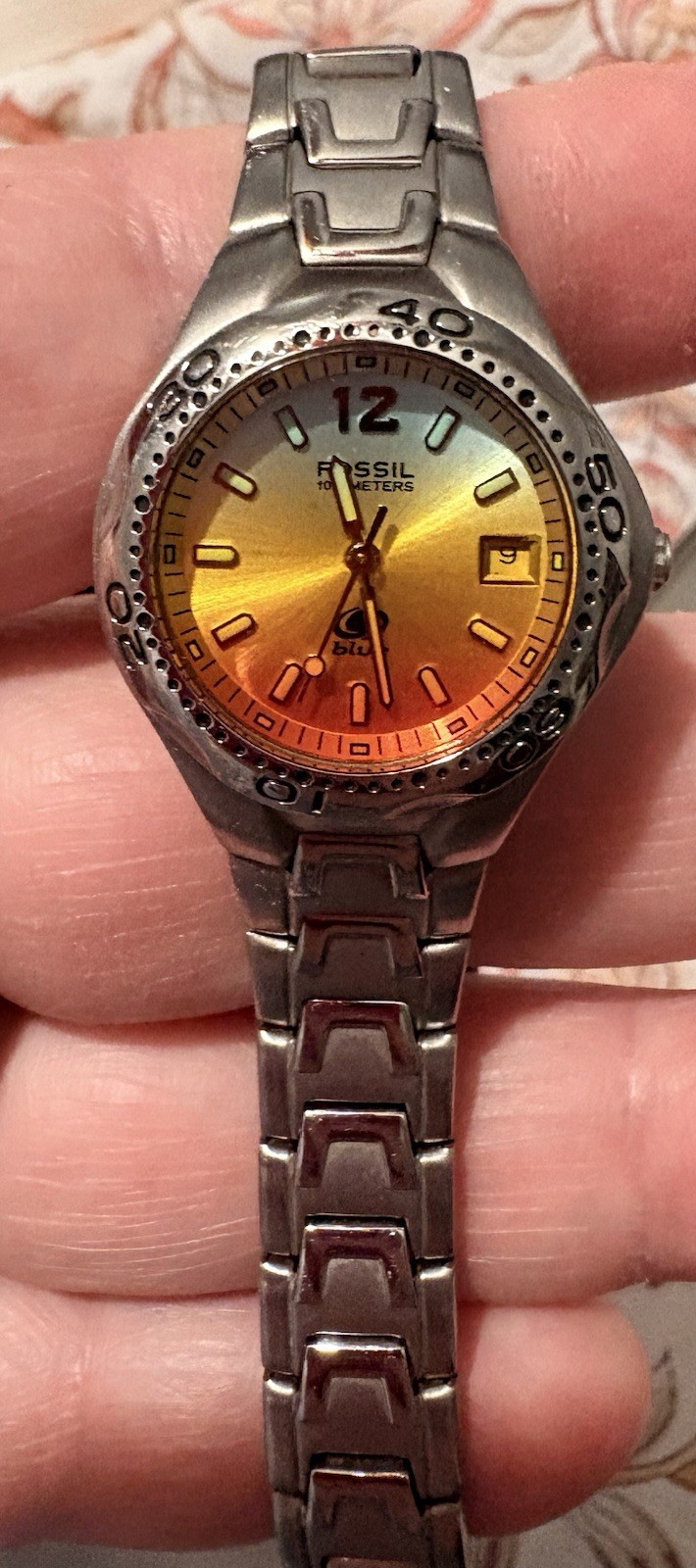 Fossil Big Tic Women’s Quartz Analog Silver Steel Bracelet Gold Dial Date 30m