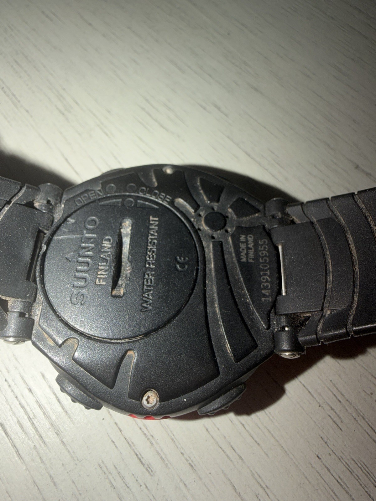 Suunto Vector New Battery Mens Digital Watch 51MM 8.5″ Black And Red Finland