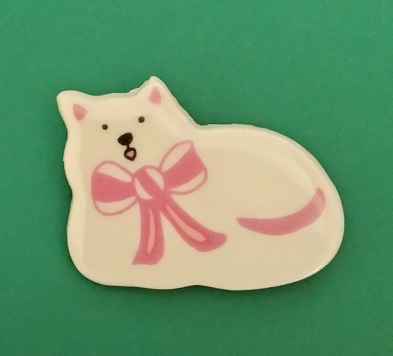 Handmade Ceramic Cat Brooch (167 – 2456)