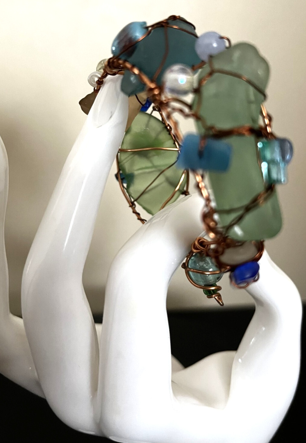 🌊 HANDCRAFTED SEA GLASS BRACELET • COPPER‑WRAPPED COASTAL BLUE/GREEN • 7”