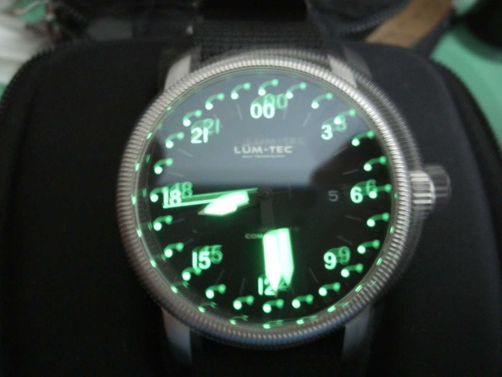 Lum-Tec Combat B28 Military 24 Hour watch. Working and keeping time. Limited