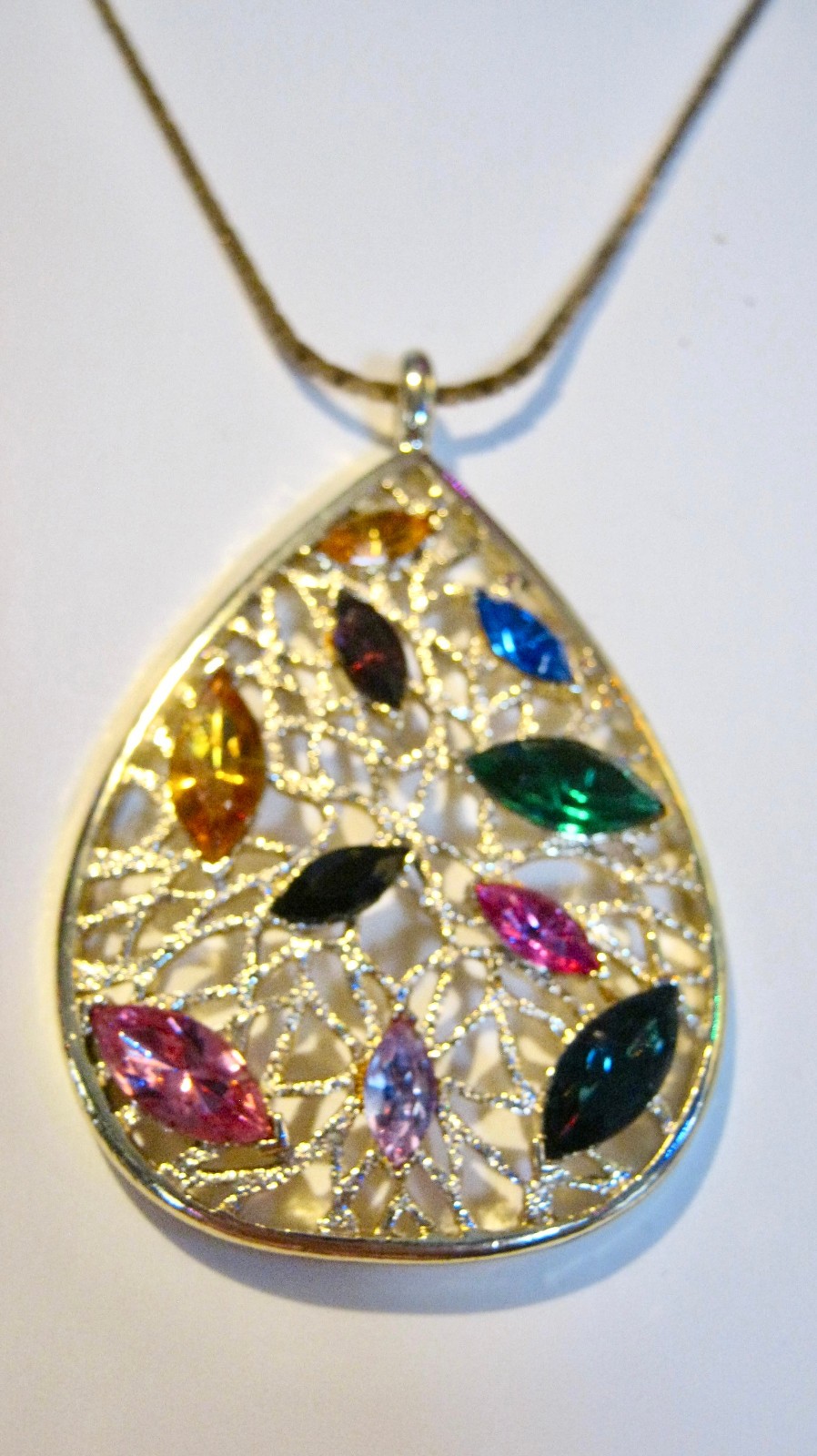Pendant w Colorful Rhinestones 2 1/2″ Goldtone 19″ Chain Necklace All Occasion