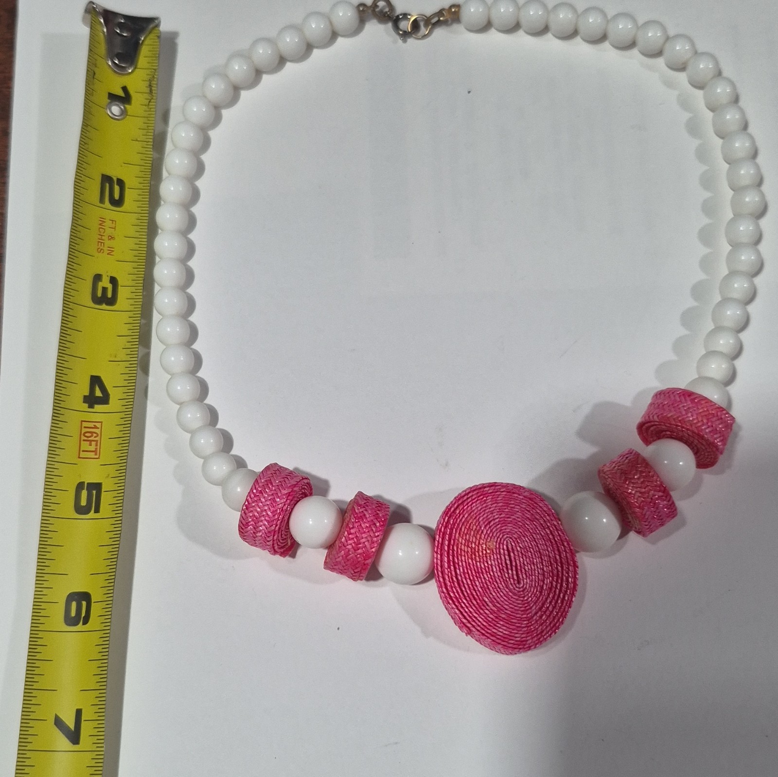 White & Pink Plastic Beaded Necklace Ball/Bead Chain Oval Pendant Lobster 18 in