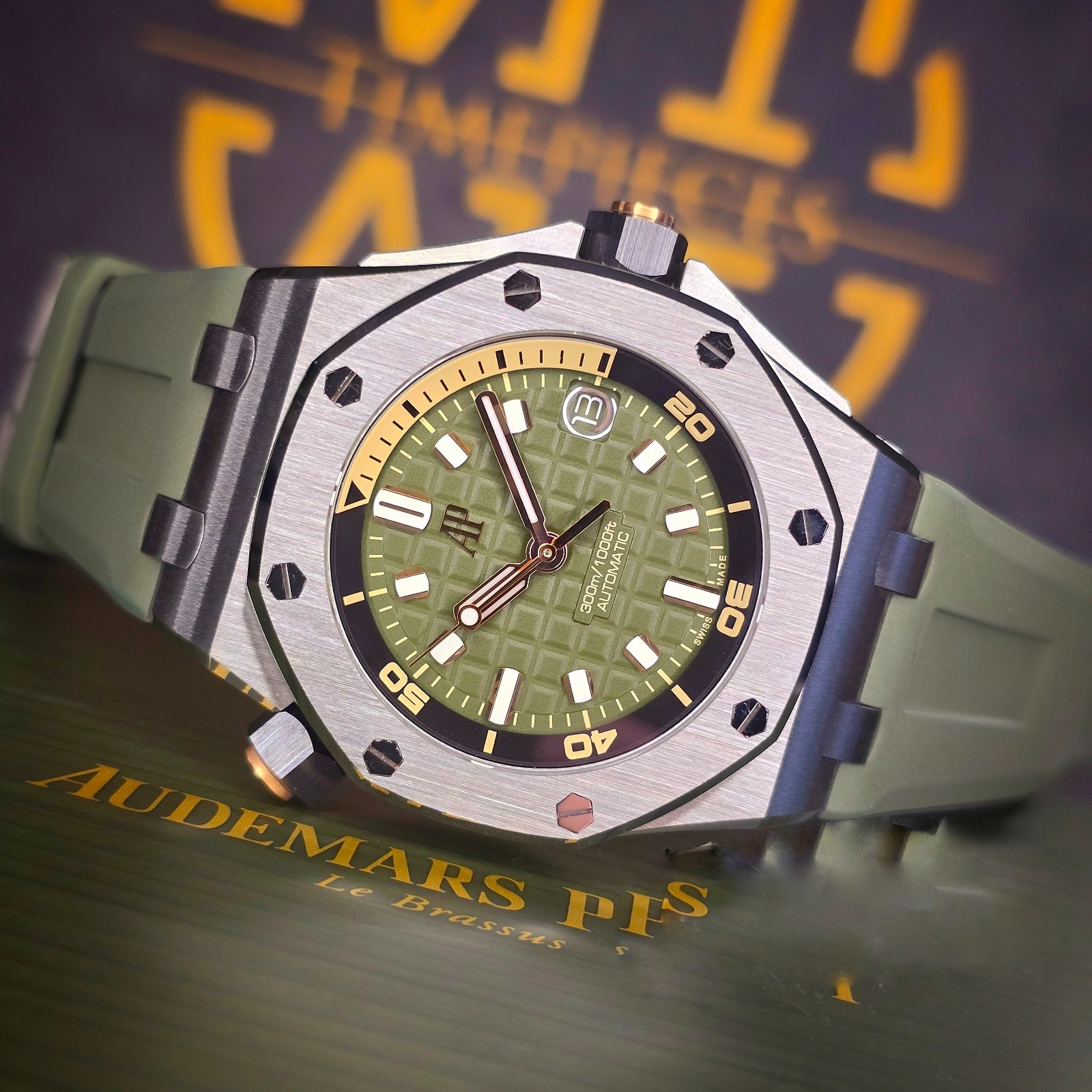 AUDEMARS PIGUET ROYAL OAK OFFSHORE DIVER KHAKI DIVER 15720ST 42MM WARRANTY B&P