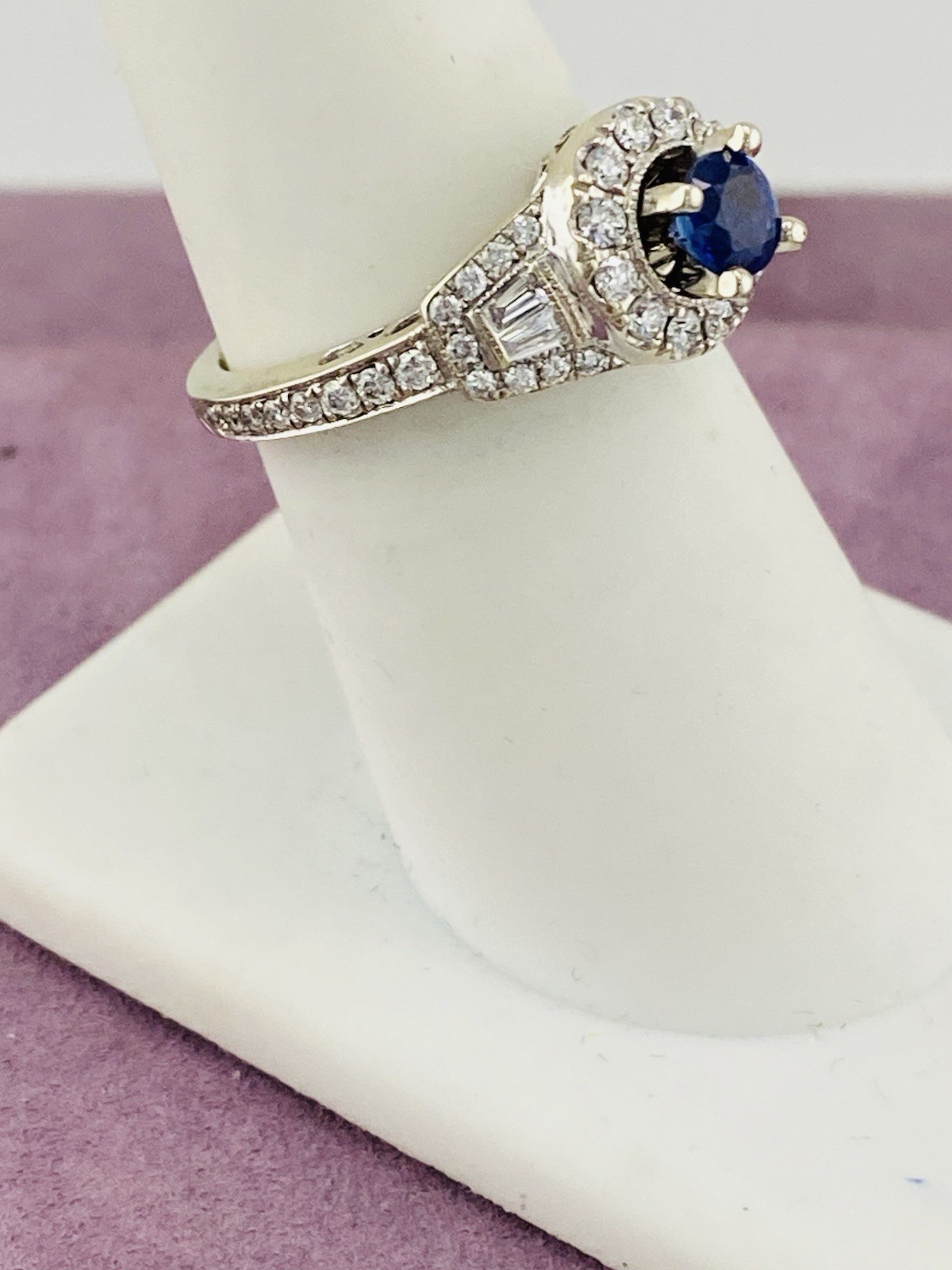 14kt White Gold Sapphire & Diamond Ring 0.70ctw– 4.90 Grams – Size 7 I-97832