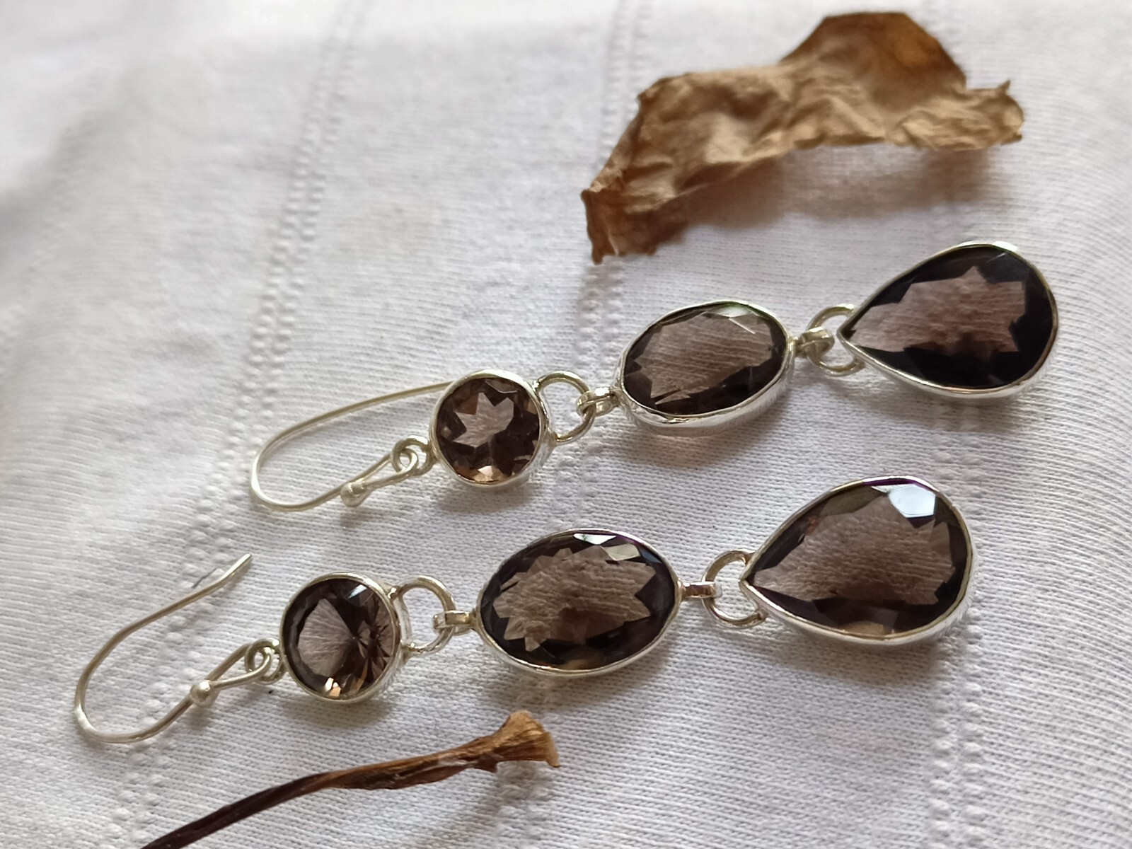 Smoky Quartz Stud Earrings: Classic Gemstone Beauty, Everyday Charm!”