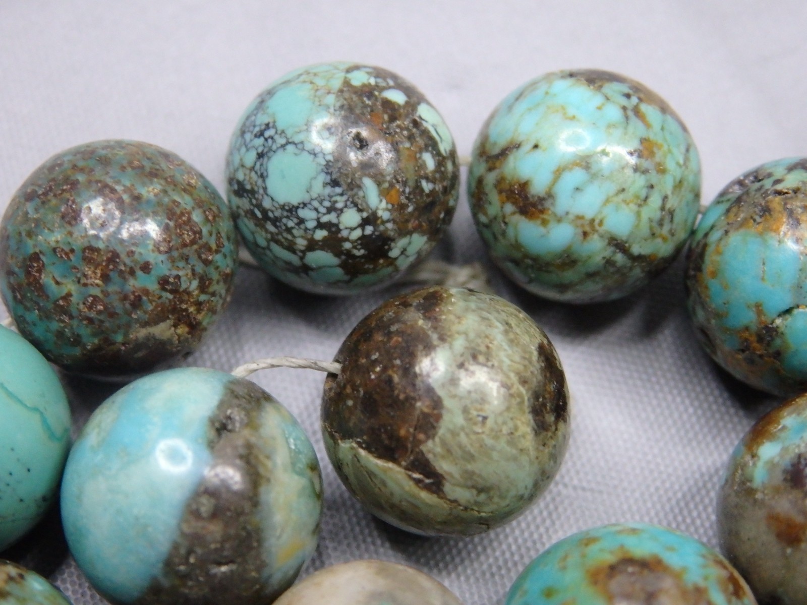 Genuine HUBEI TURQUOISE 11.5-12mm Round Beads 8″ Strand 176cts