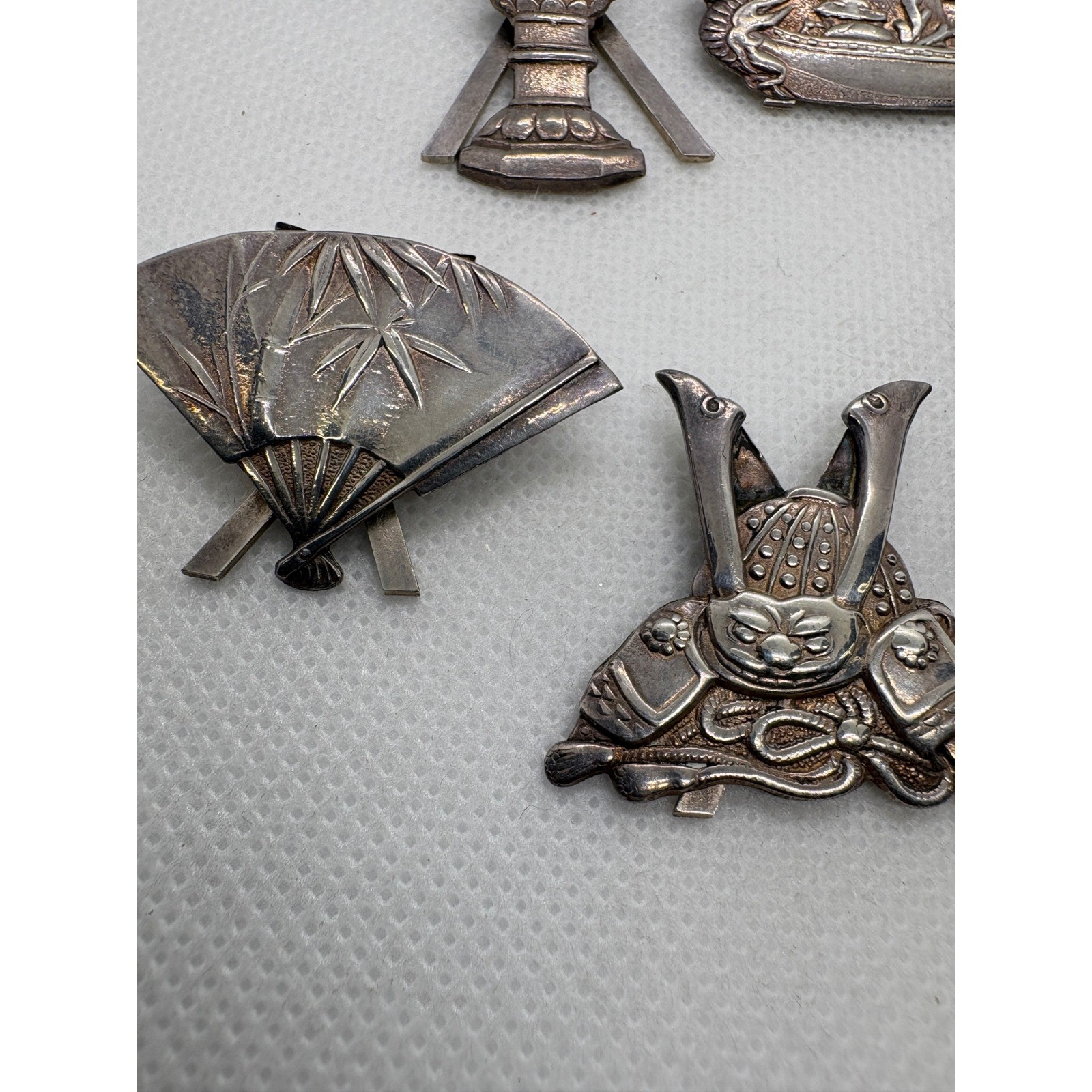 Vintage 950 Silver Japan Scarf Clip Set Dragon Boat Pagoda Samurai Fan 16.38g
