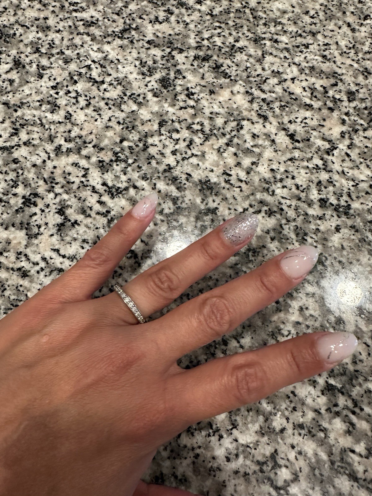 14K White Gold Diamond Band Ring – Size 6 – Elegant & Timeless