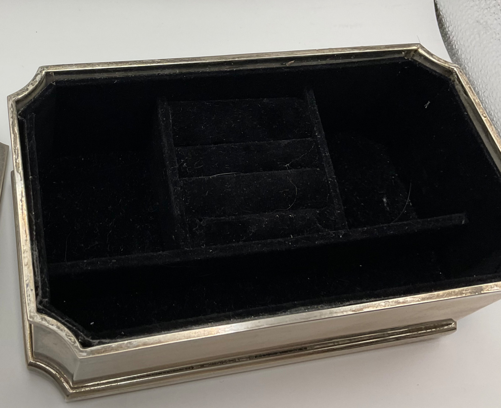 Lenox Williamsburg silver plated jewelry box with heart 7×4 1/4×2 1/2 inches