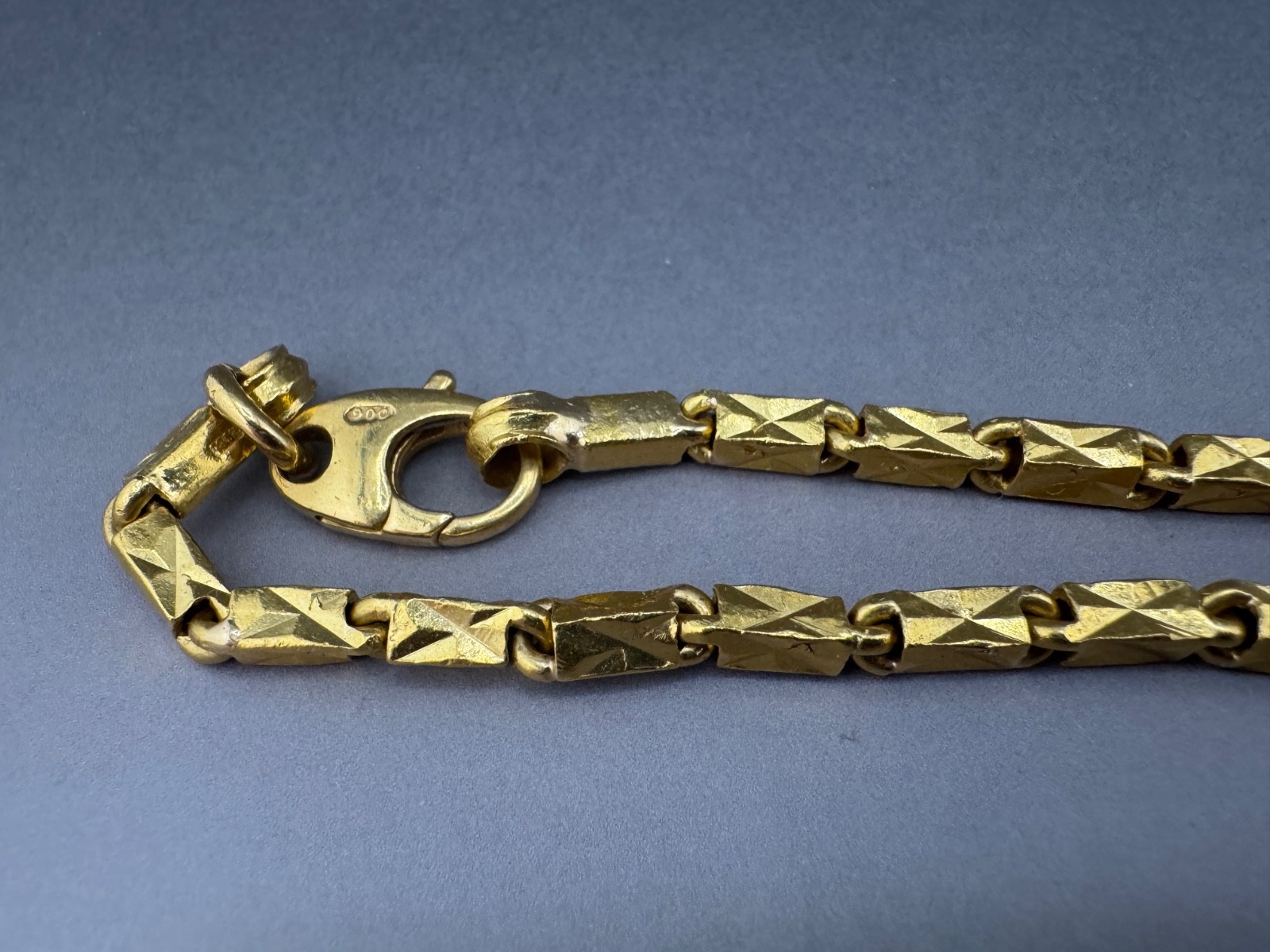 22-23 Karat Gold Baht Chain 20″ Long 40mm Thick Links Diamond Cut 63.8 grams