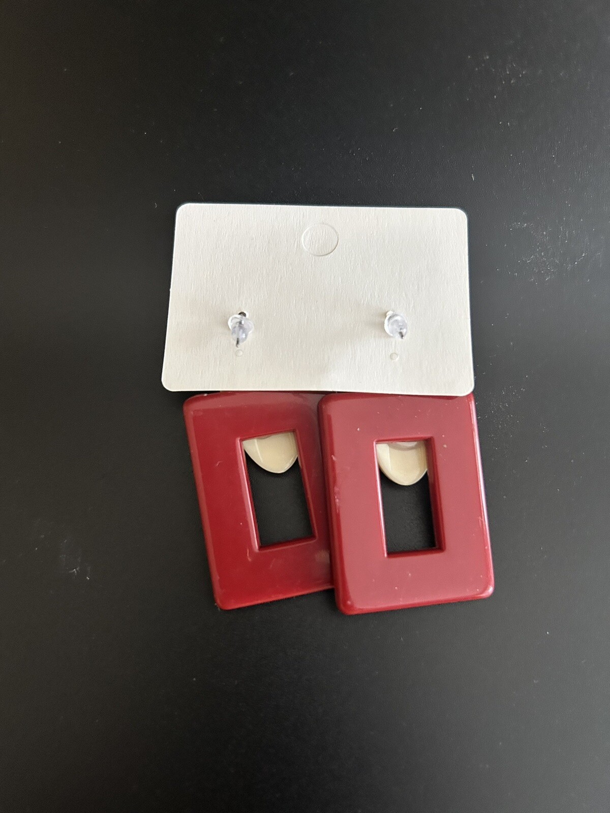 FASHION JEWELRY DESIGN BY KOREA EARRINGS 2.25” Red & Cream Geo Design Dangle