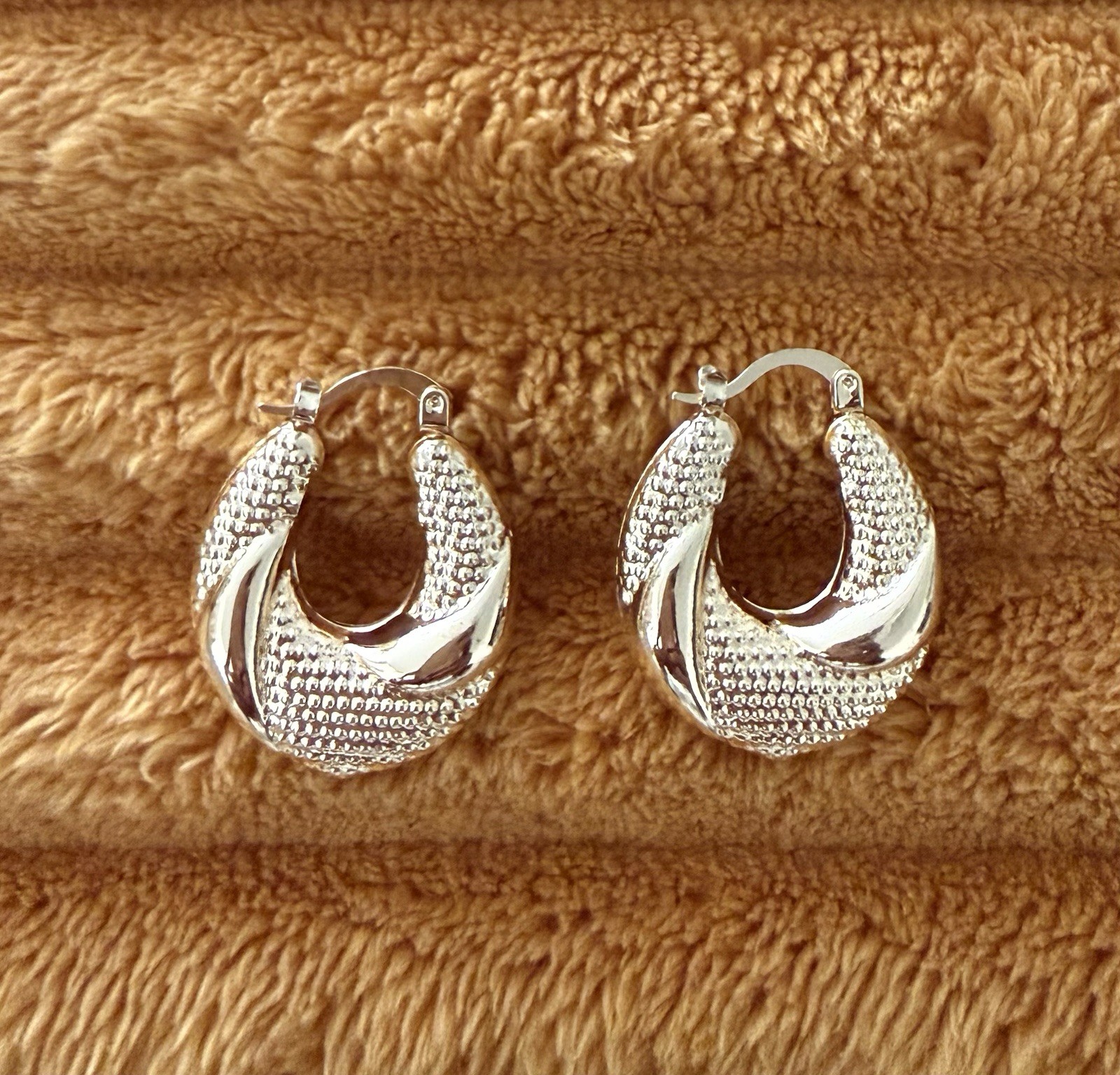 GoldTone Textured Oval Hoop Earrings Snap Closure Metal No Stone Lobe