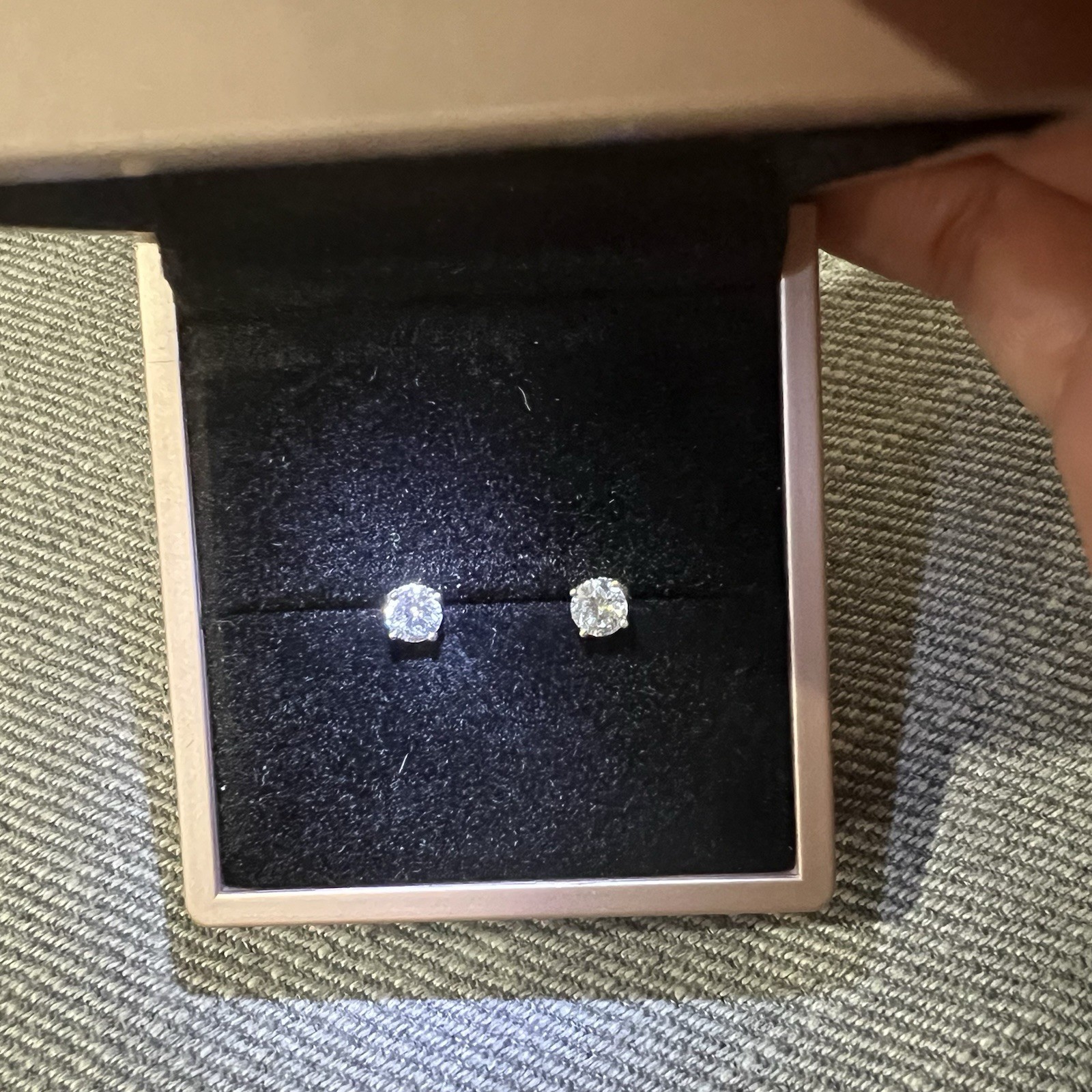 Lab Grown 0.84ctw Diamond Stud Earrings – 14K WG