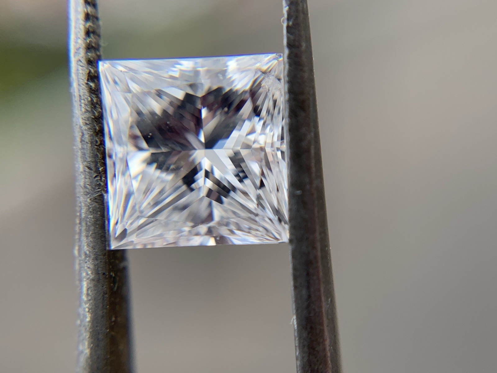 GIA 2.01 CT Princess Cut Square Modified Loose Diamond (SI2, H, Very Good/Good)