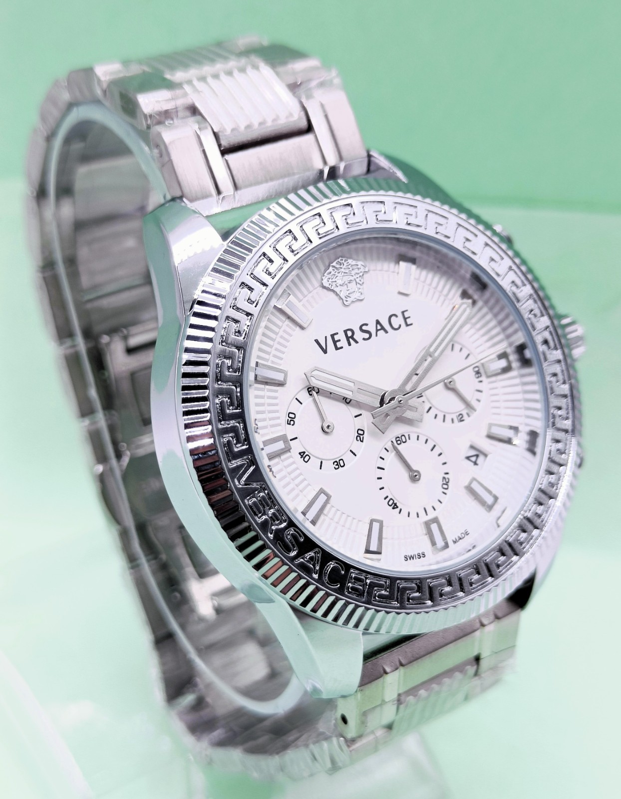 Awesome Versace Chronograph Date Indicator Analog Men’s Wrist Watch