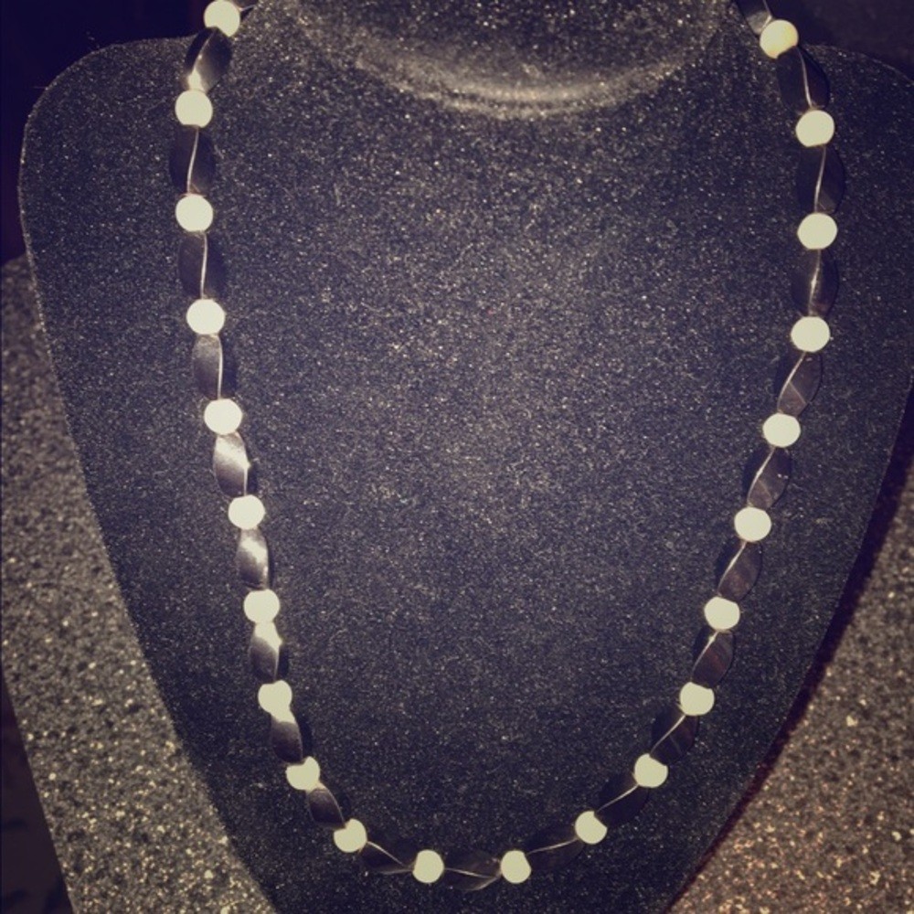 FREE SHIPPING! Beautiful Hematite Necklace. Magnetic Clasp