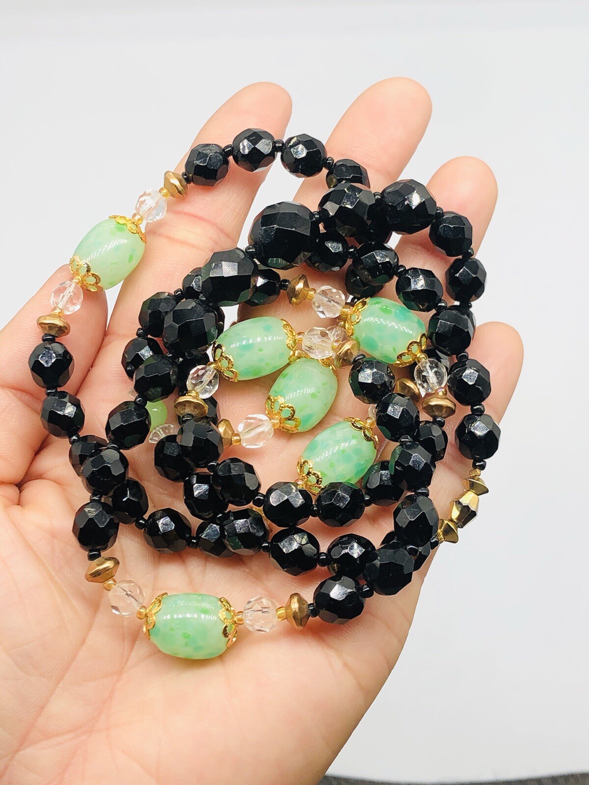 Vtg Green Jade Look & Black Jet Glass Beads Overhead Necklace Long 32”