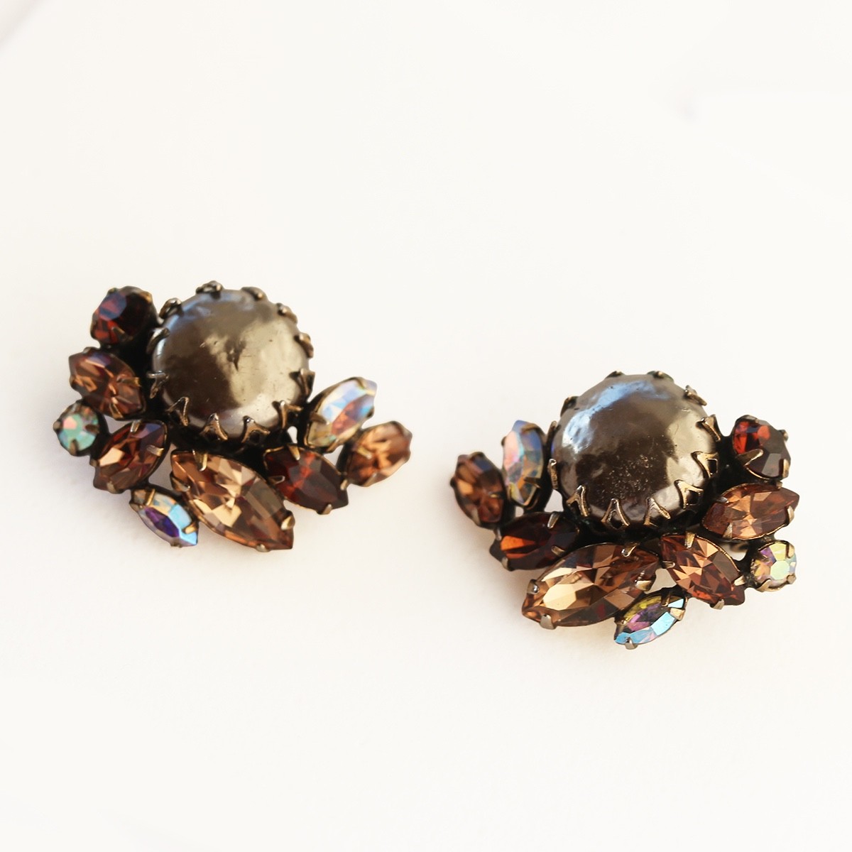 Unsigned Regency-Style Topaz Rhinestone & Faux Pearl Cluster Clip Earrings