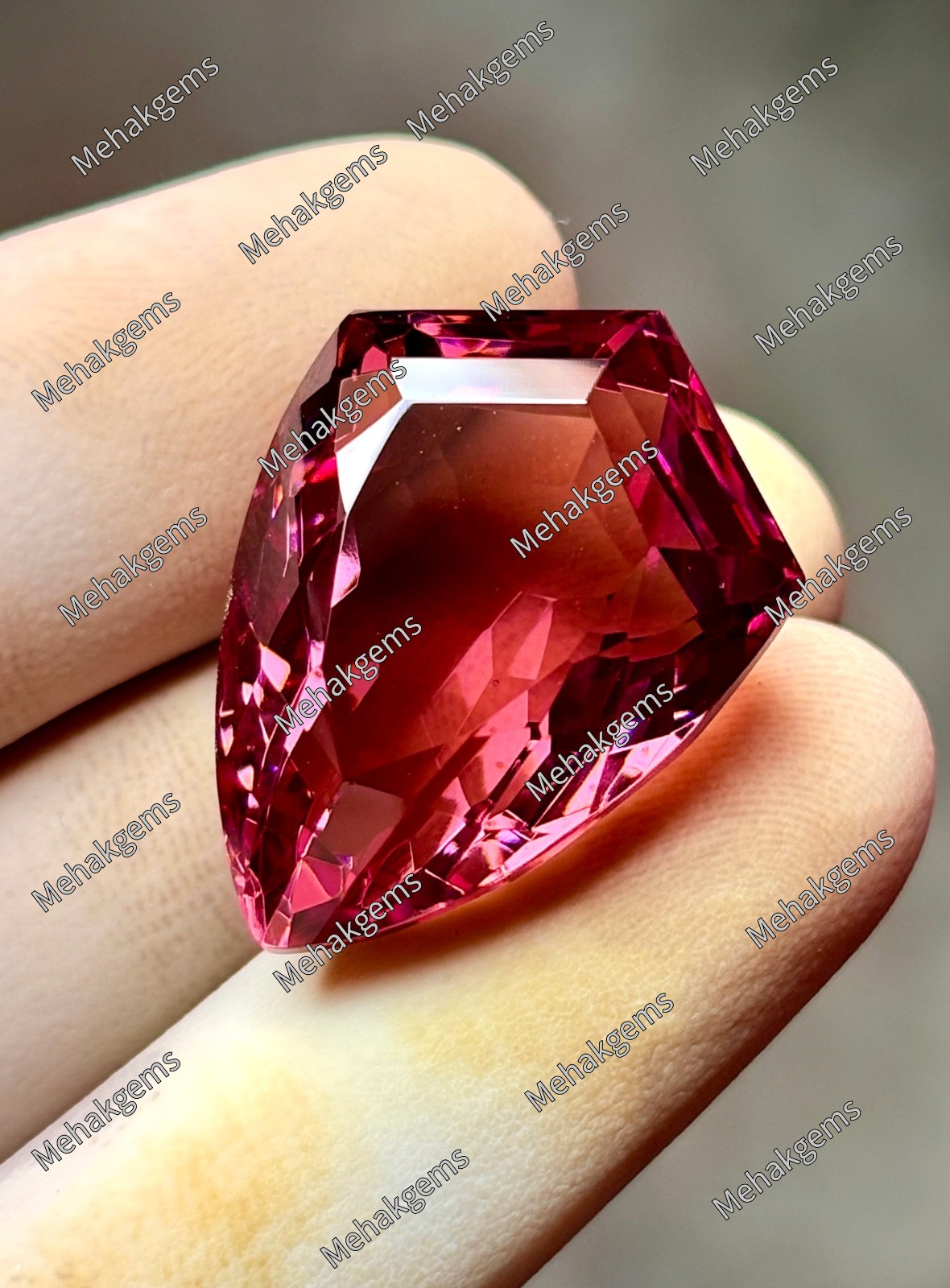 64 Ct Color Changing Zultanite Gemstone, Shield Cut Diaspore for Jewelry Making
