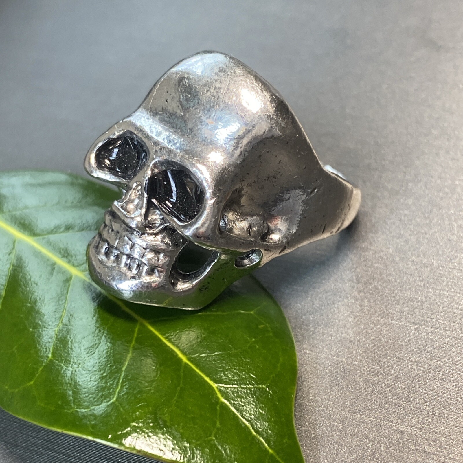 Vintage Mens Skull Ring Estate Jewelry Pre-Owned Size 11 Macabre