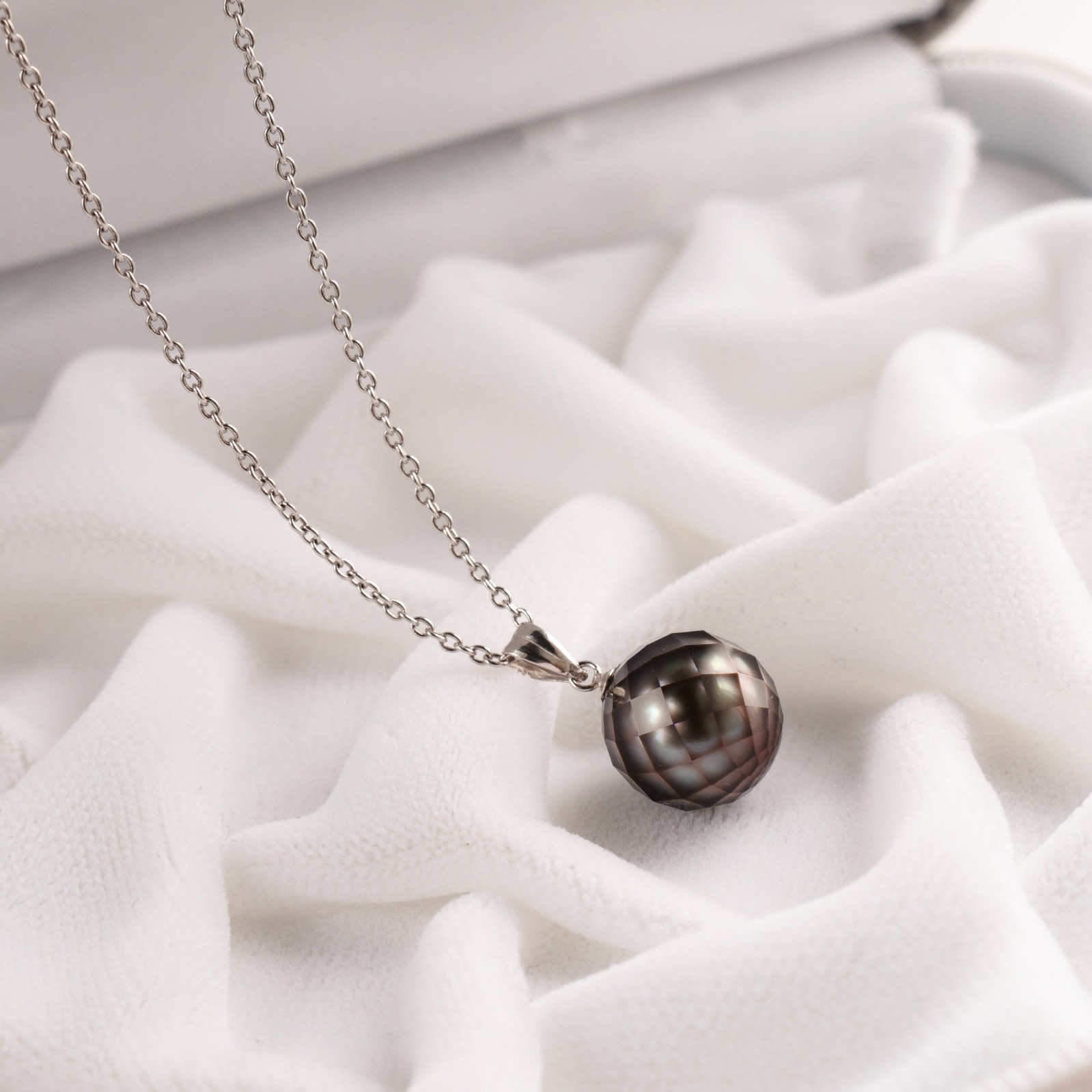 High Luster,Faceted 10.3mm Black Round Tahitian Pearl Pendant,18K White Gold