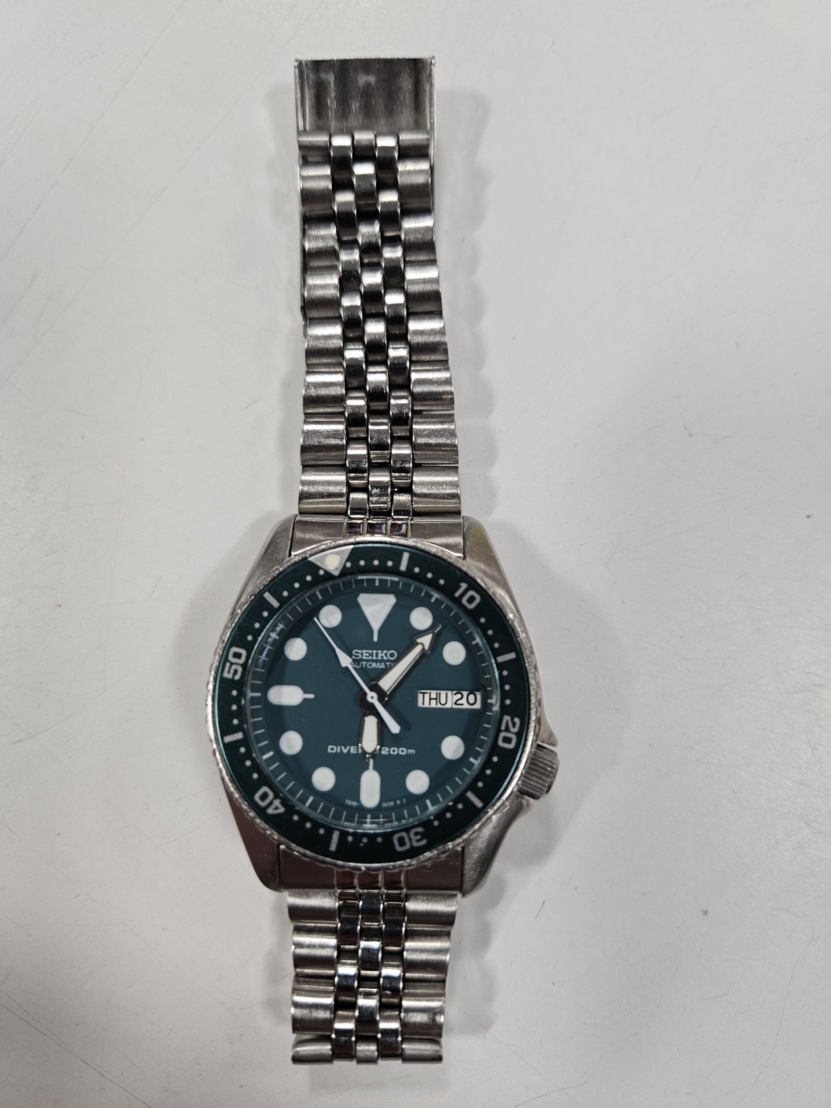 Seiko SKX013 Midsize Automatic Diver 200m Watch – Jubilee Bracelet (7S26-0030)