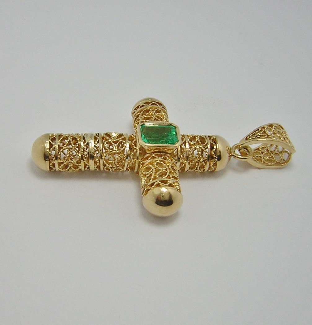 Colombian Emerald Filigree Cross Pendant Square Shape 0.85 Cts 18K Gold Fine Muz
