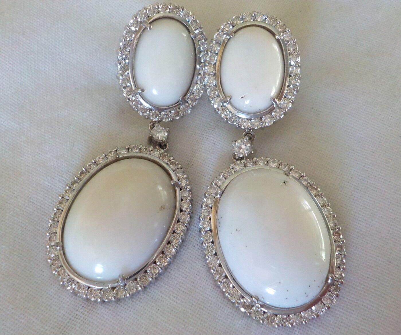 18k White Gold Chandelier White Coral 2.56ct Diamond Earrings -22.73 gm, 1.90 in