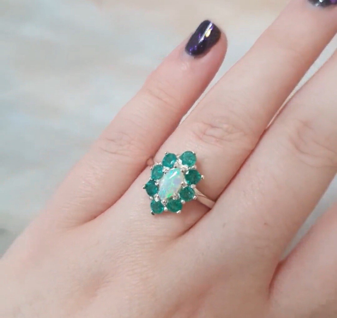 Natural Emerald & White Fiery Opal – English 925 Sterling Silver Ring / Ring